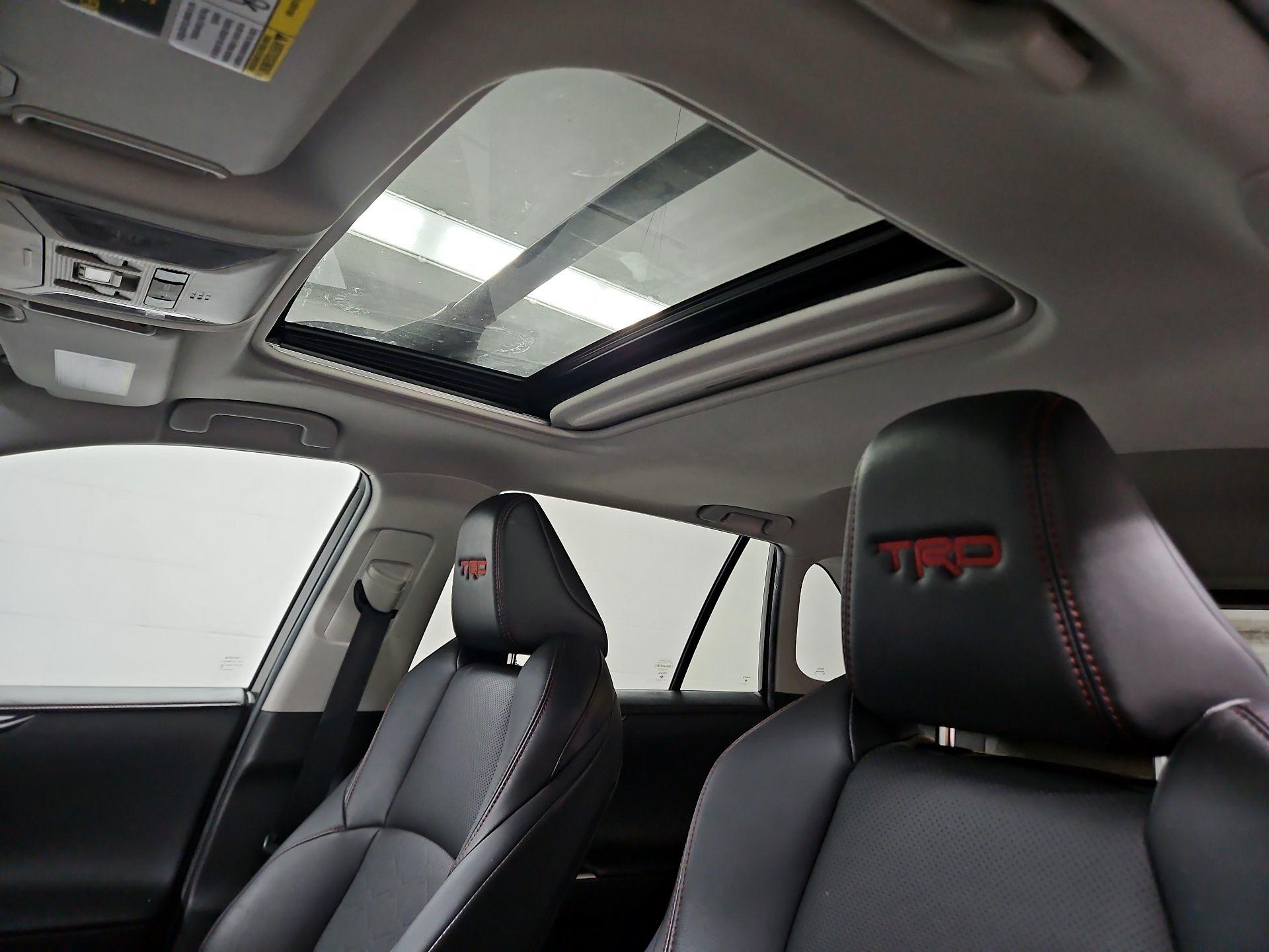 Thumbnail: 2022 Toyota RAV4 - 19