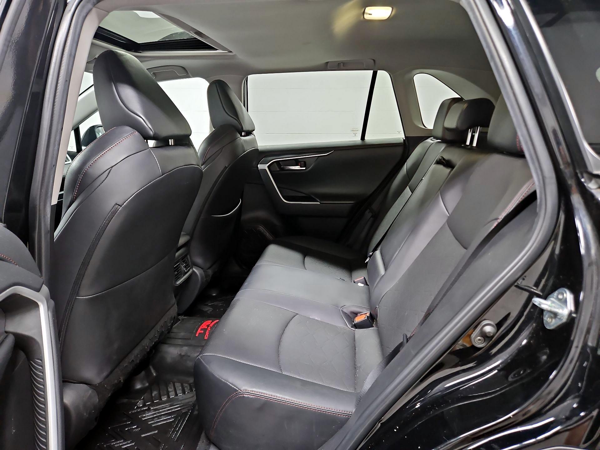 Thumbnail: 2022 Toyota RAV4 - 20