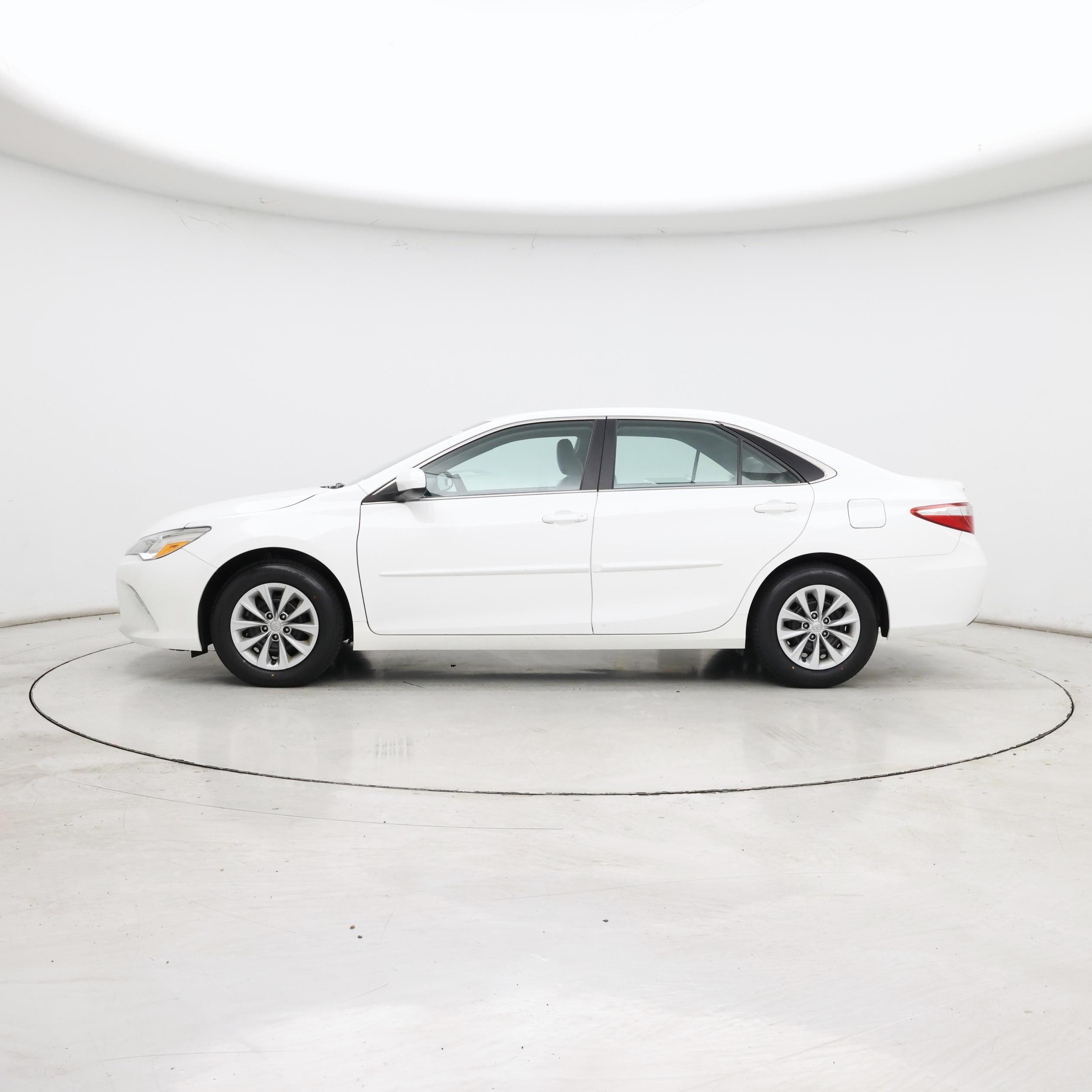 Thumbnail: 2016 Toyota Camry - 3