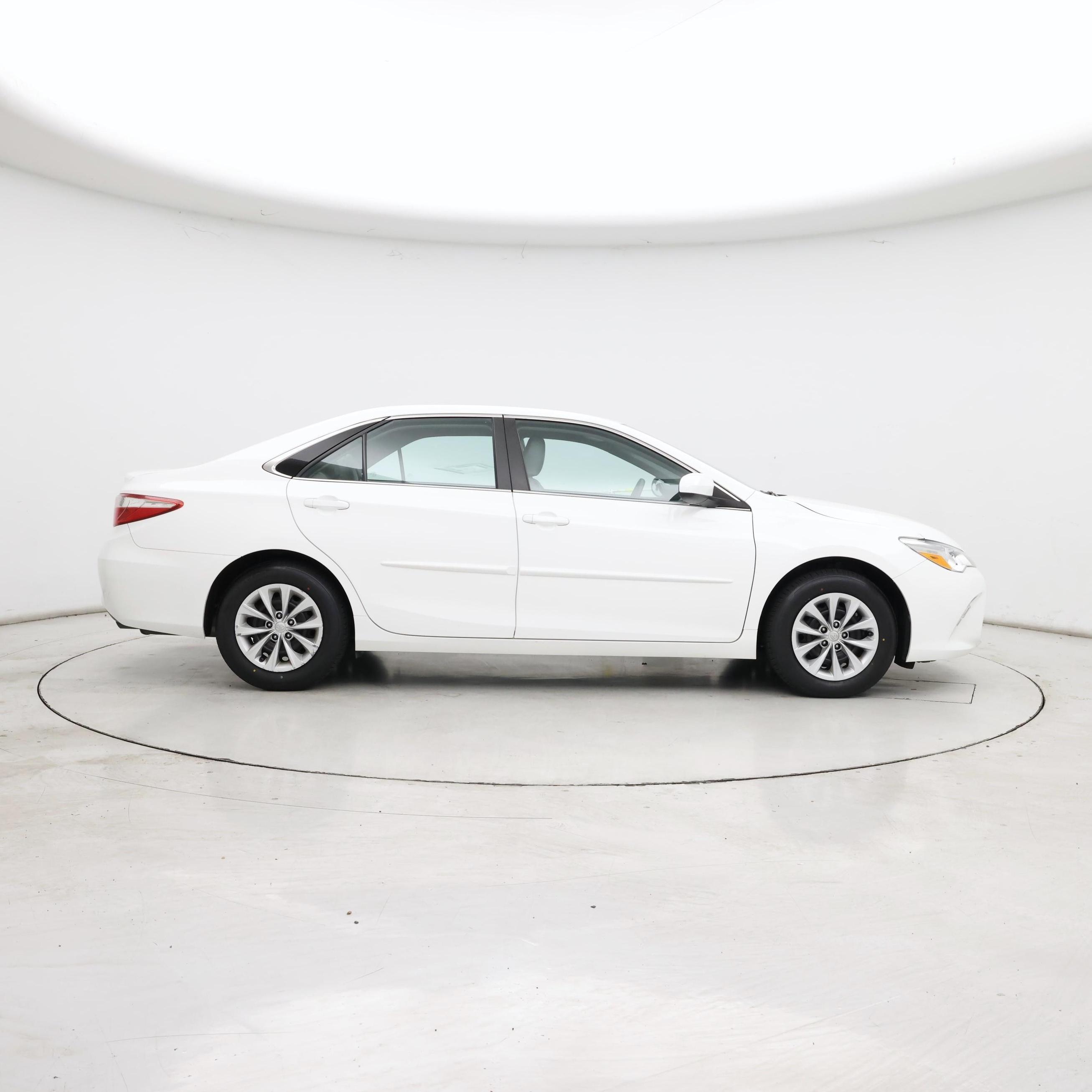 Thumbnail: 2016 Toyota Camry - 7