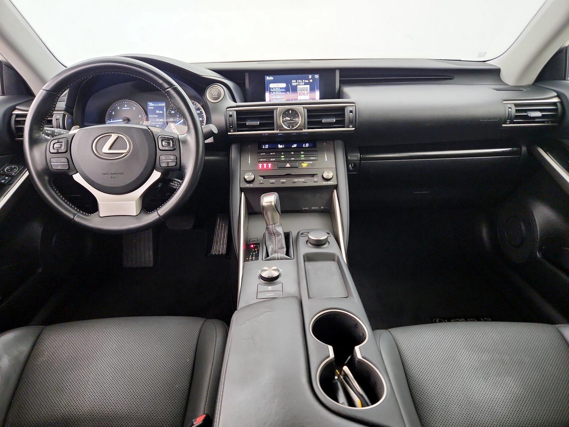 Thumbnail: 2020 Lexus IS - 9