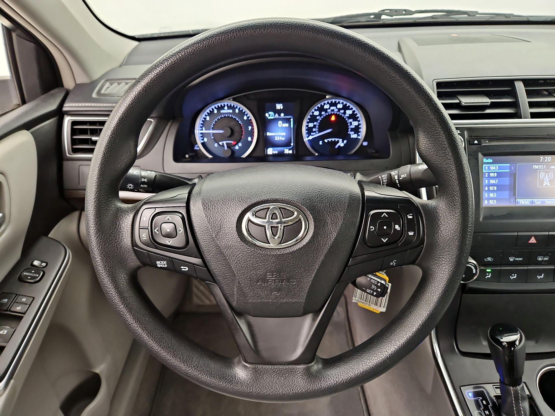 Thumbnail: 2016 Toyota Camry - 10