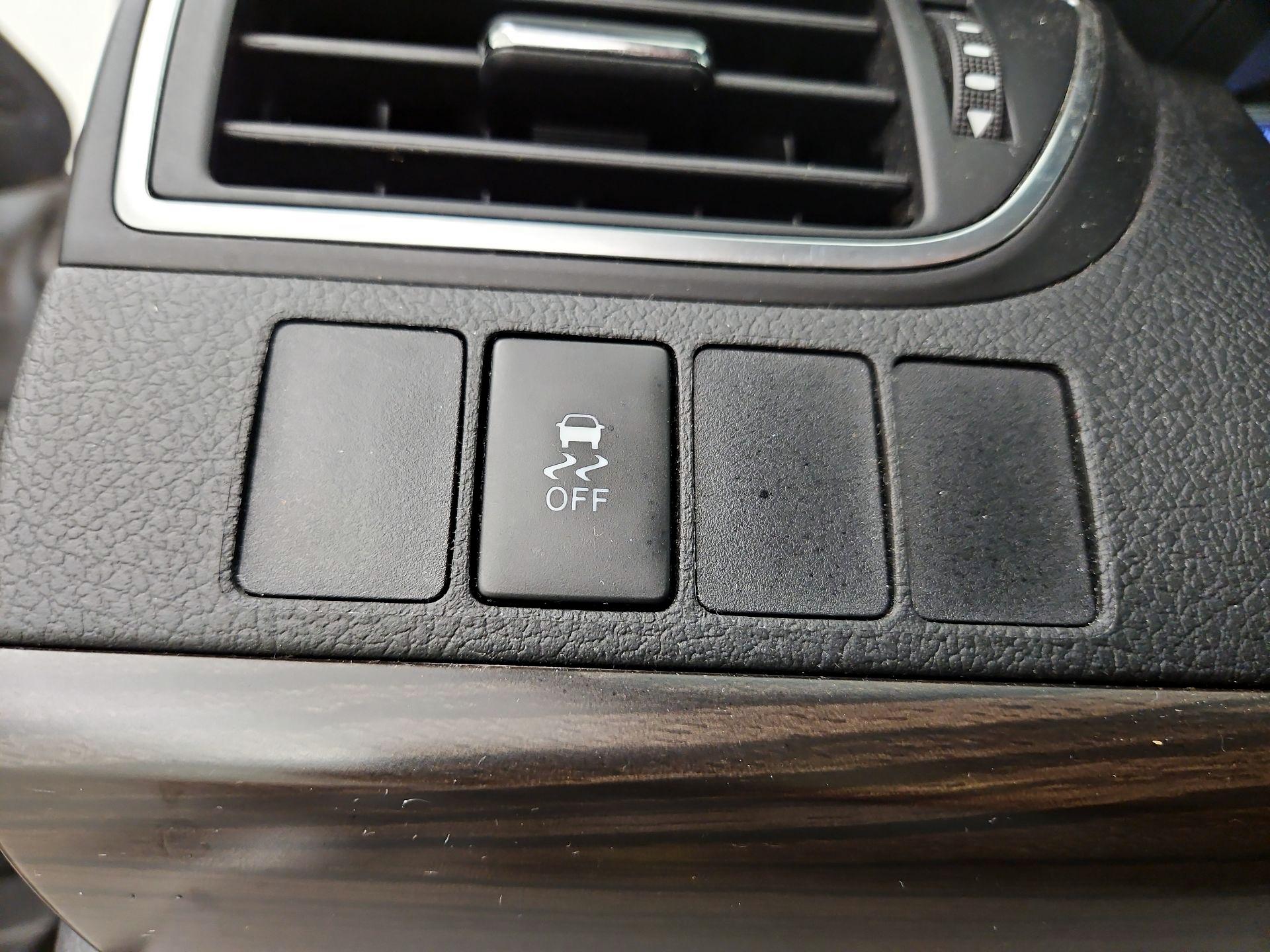 Thumbnail: 2016 Toyota Camry - 13