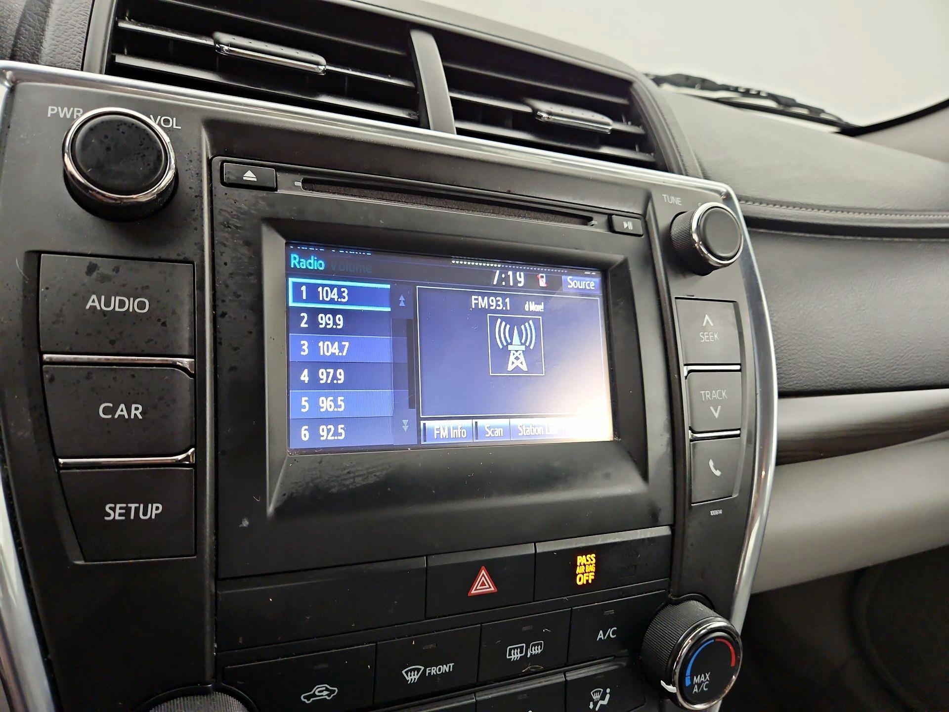 Thumbnail: 2016 Toyota Camry - 15