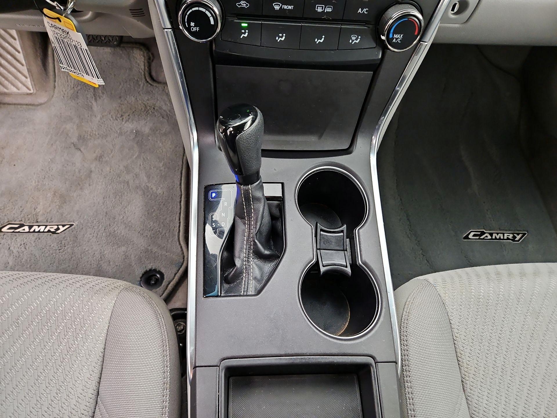 Thumbnail: 2016 Toyota Camry - 17