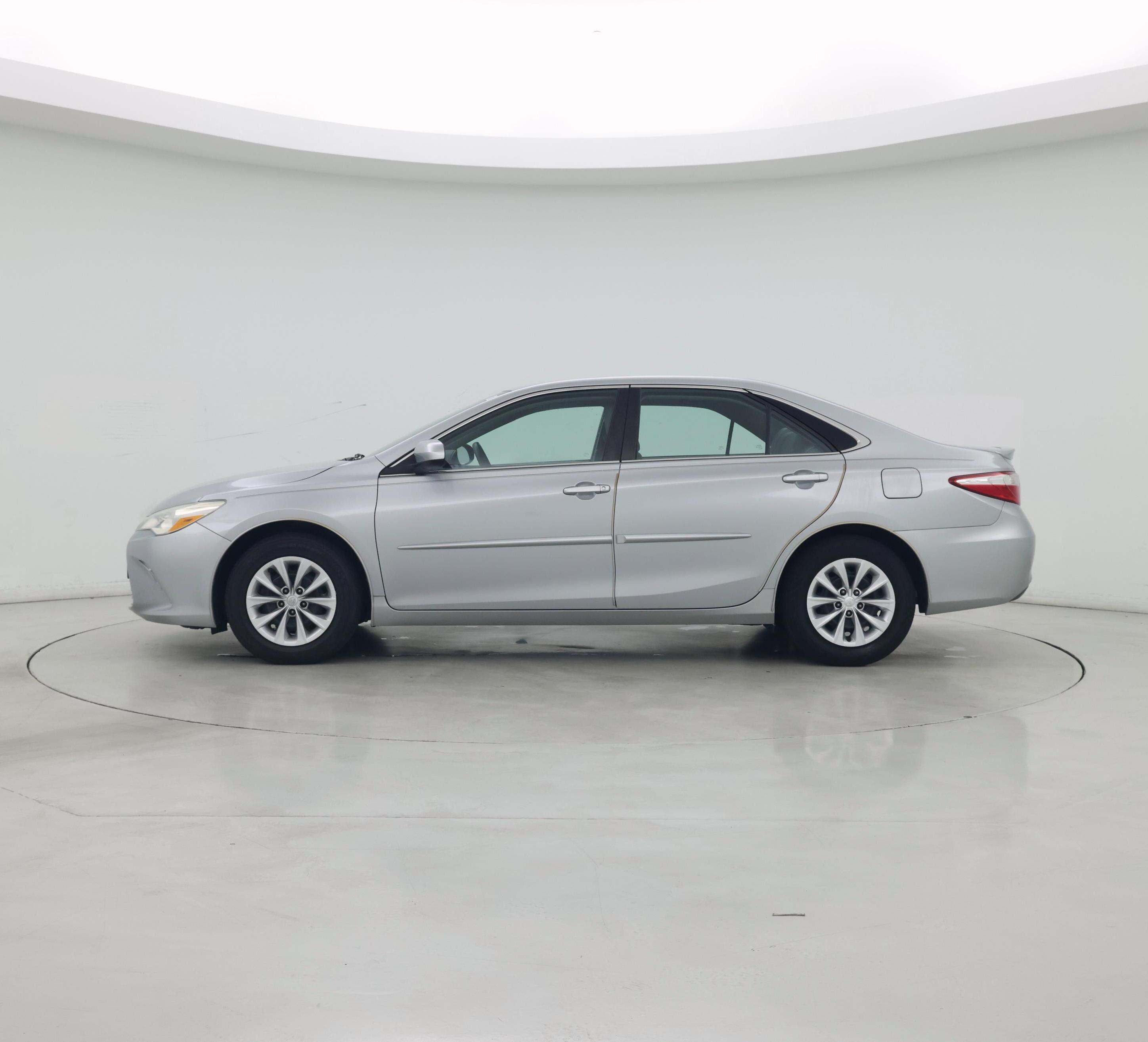 Thumbnail: 2016 Toyota Camry - 3