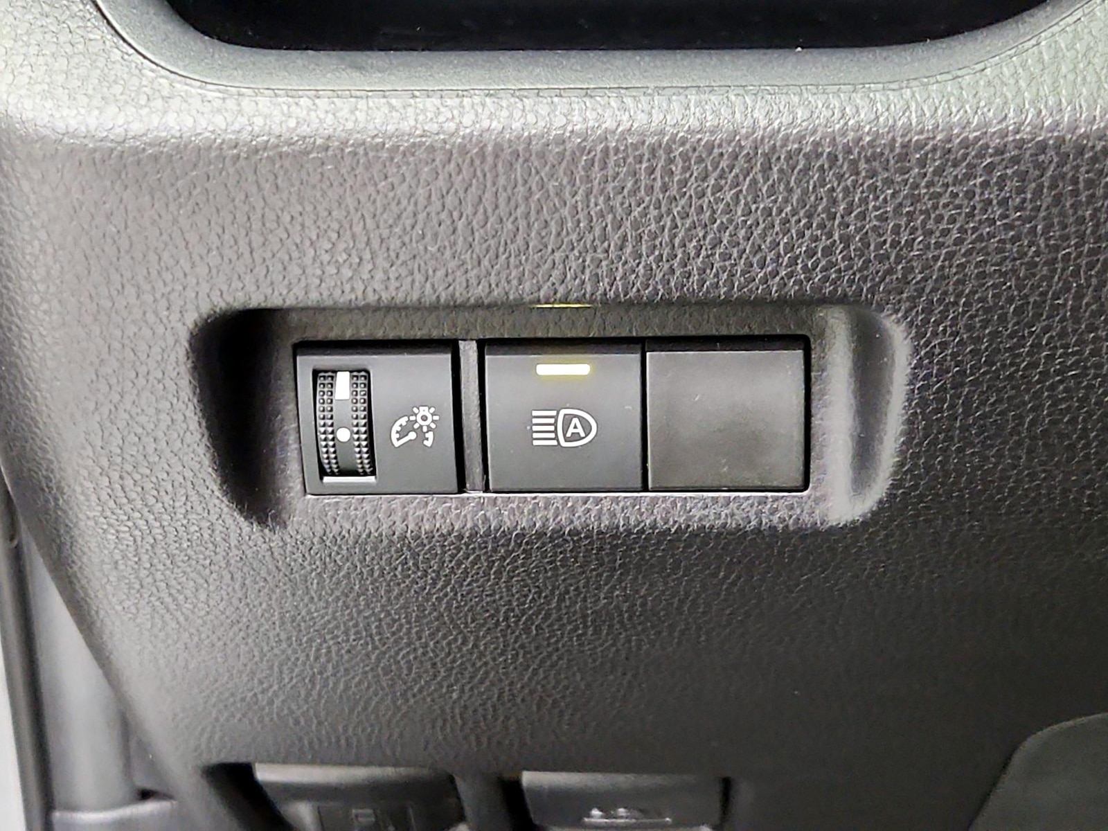 2024 Toyota RAV4 XLE - Photo 14