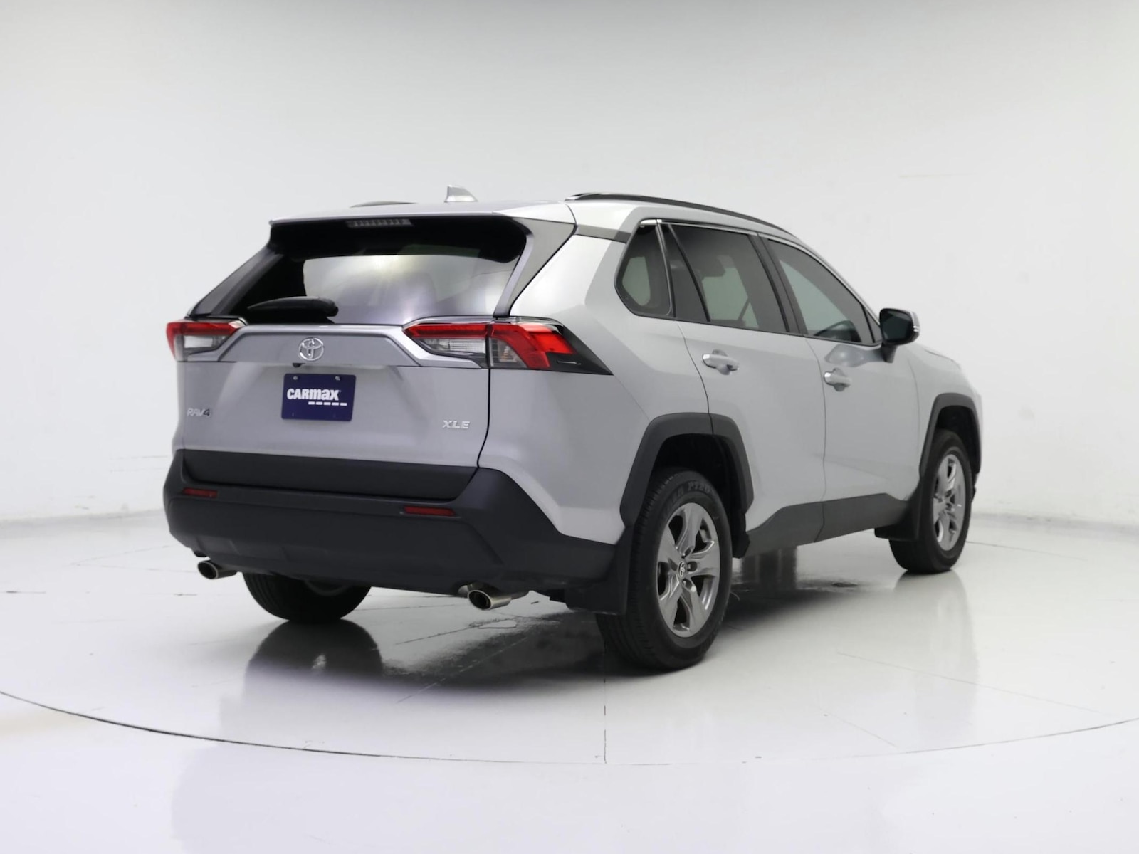 2024 Toyota RAV4 XLE - Photo 9