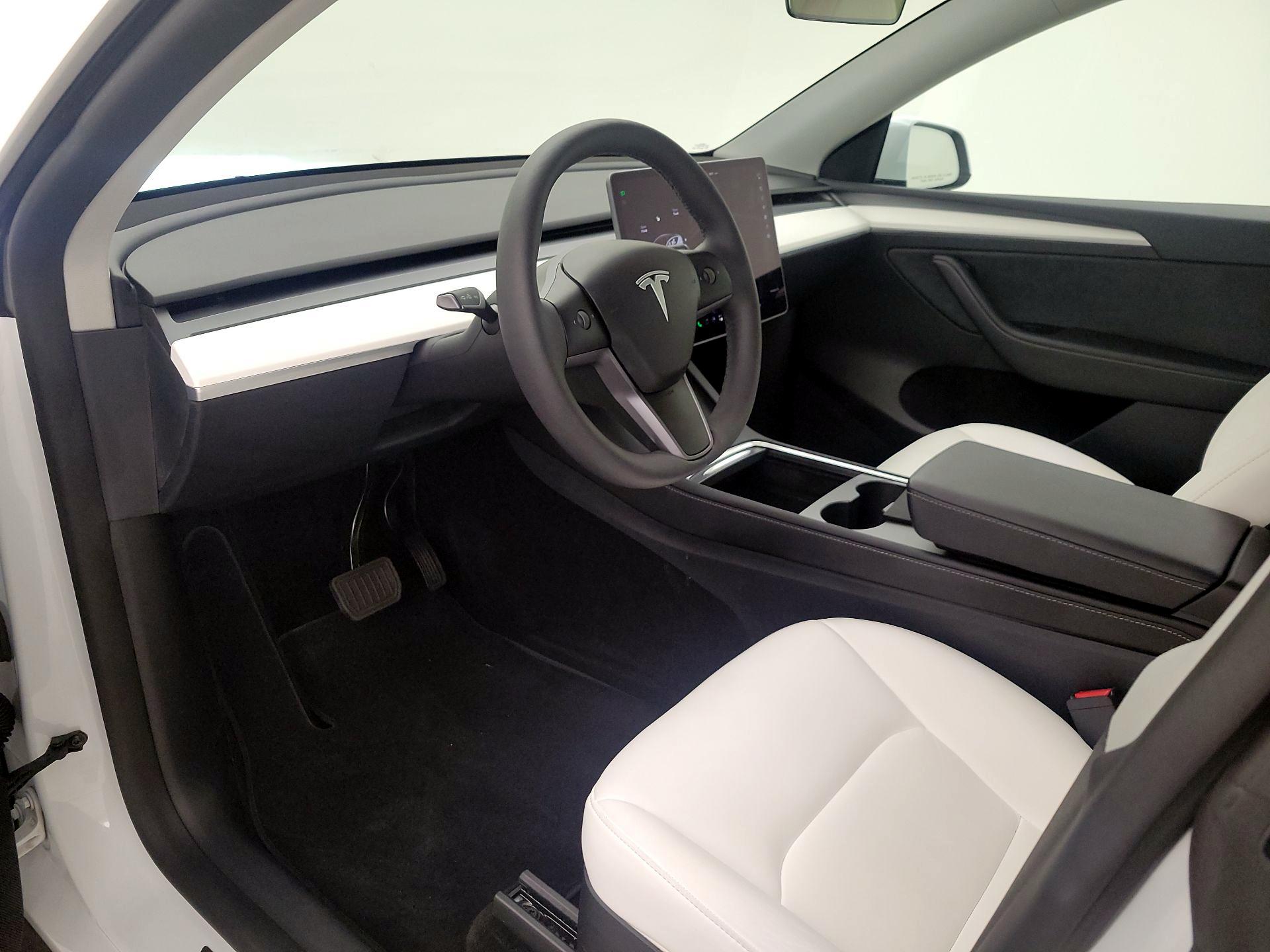 Thumbnail: 2025 Tesla Model Y - 11