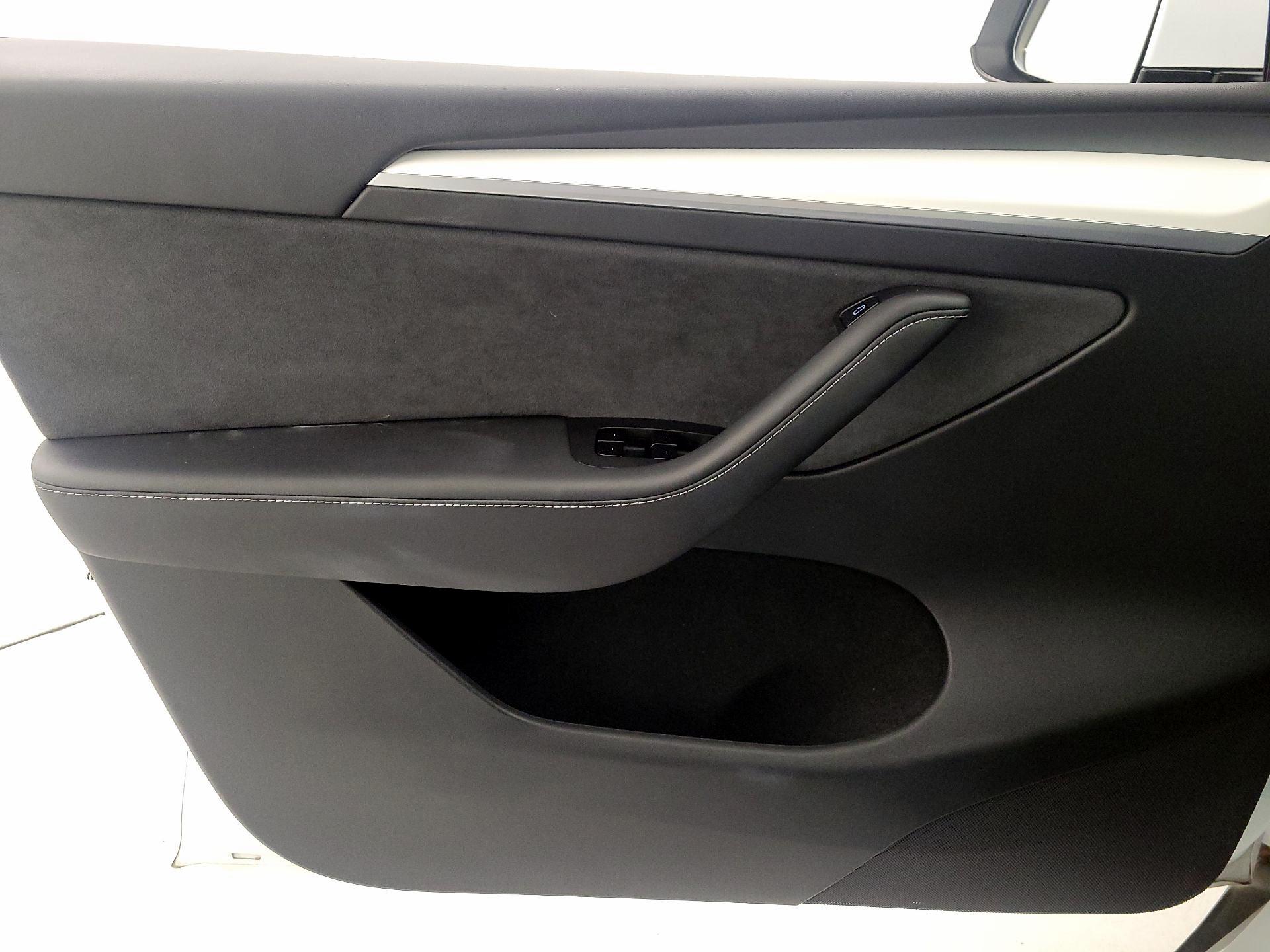 Thumbnail: 2025 Tesla Model Y - 12