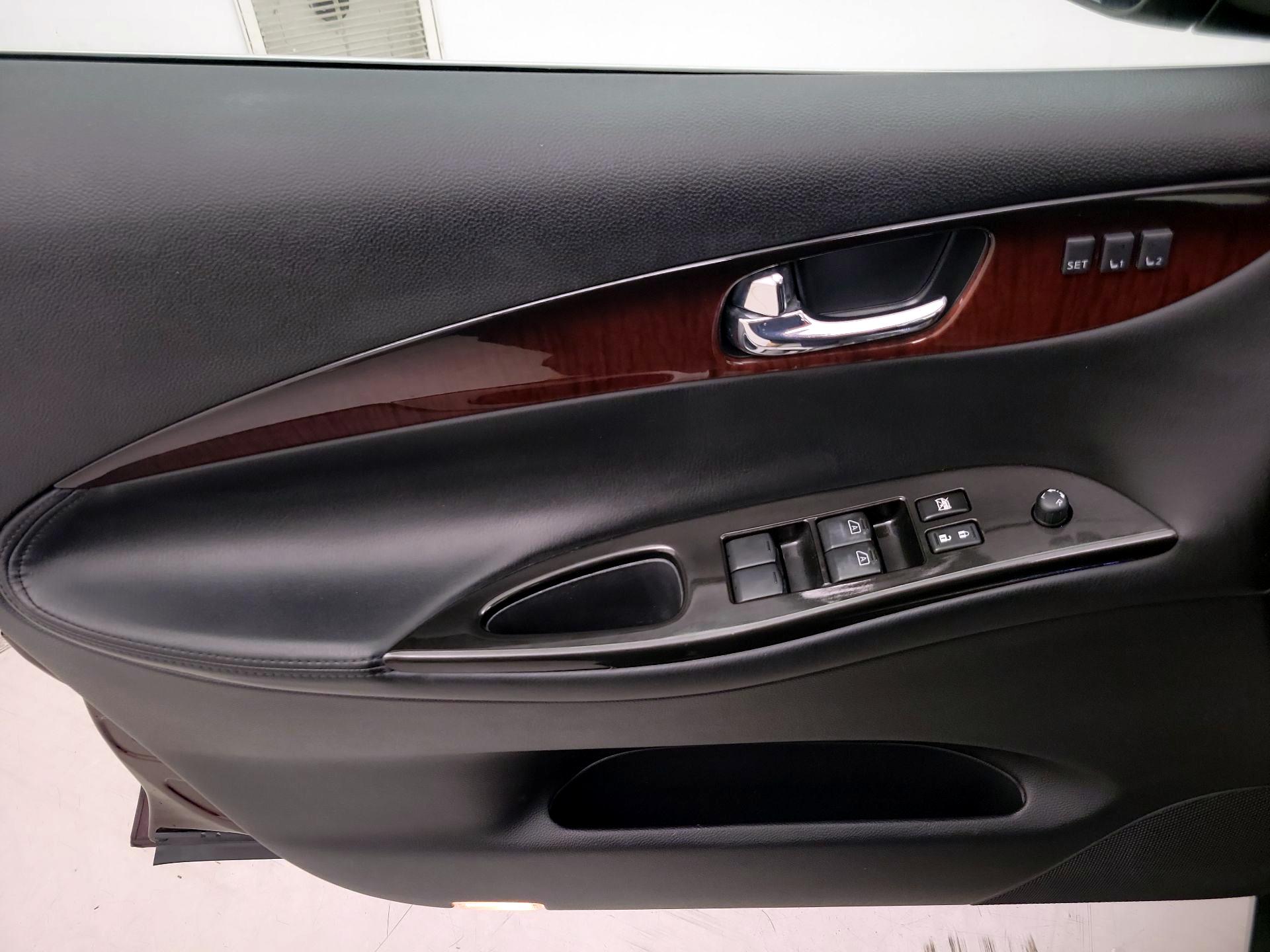 Thumbnail: 2016 INFINITI QX50 - 12