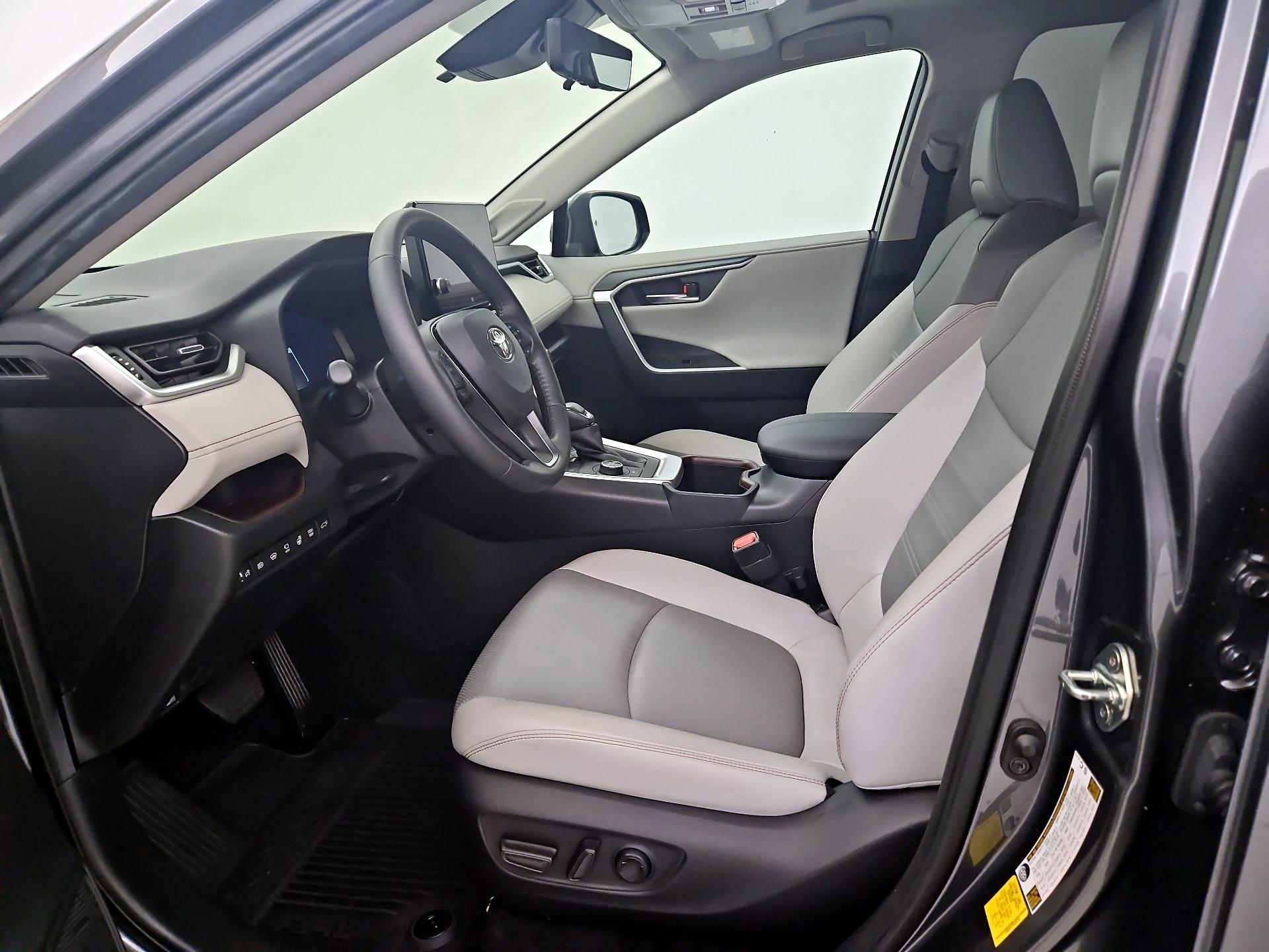 Thumbnail: 2023 Toyota RAV4 - 11