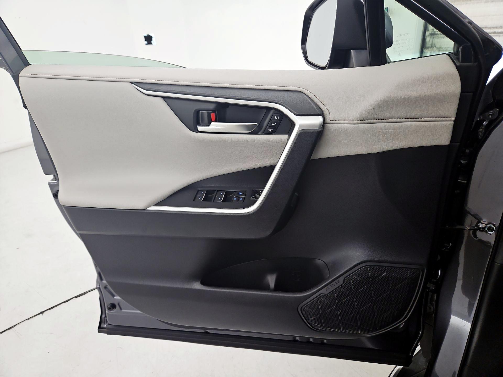 Thumbnail: 2023 Toyota RAV4 - 12