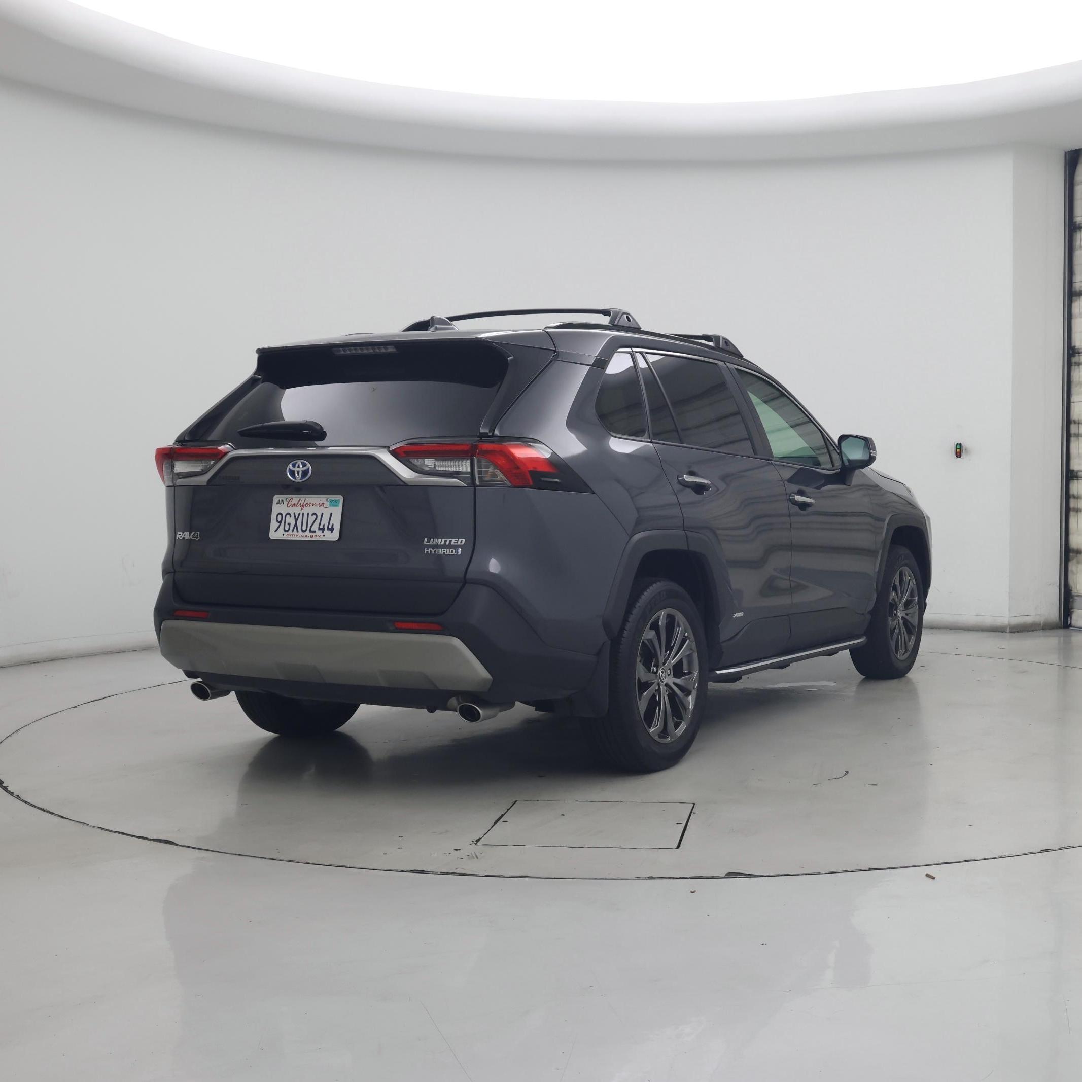 Thumbnail: 2023 Toyota RAV4 - 8