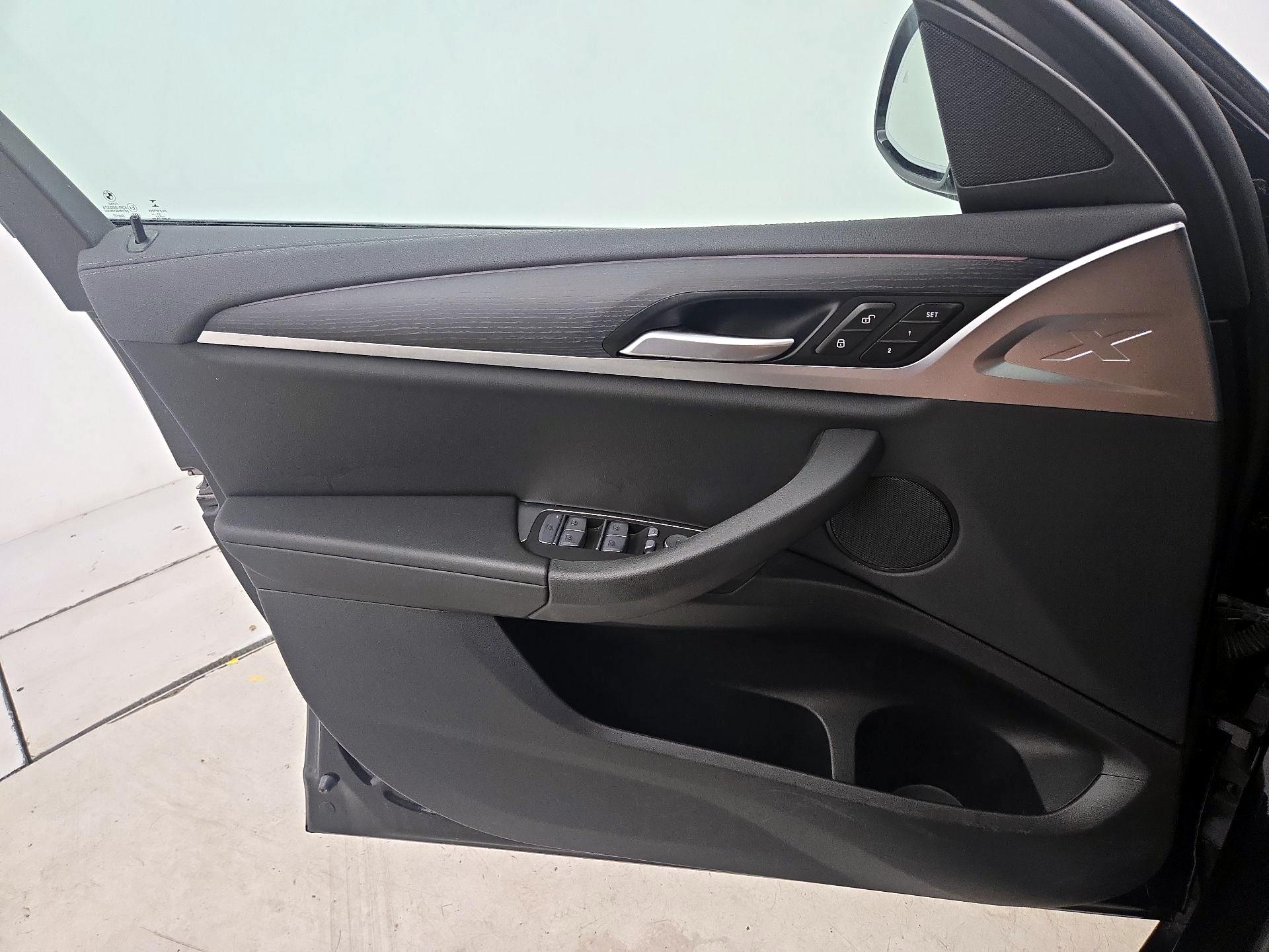 Thumbnail: 2022 BMW X4 - 12