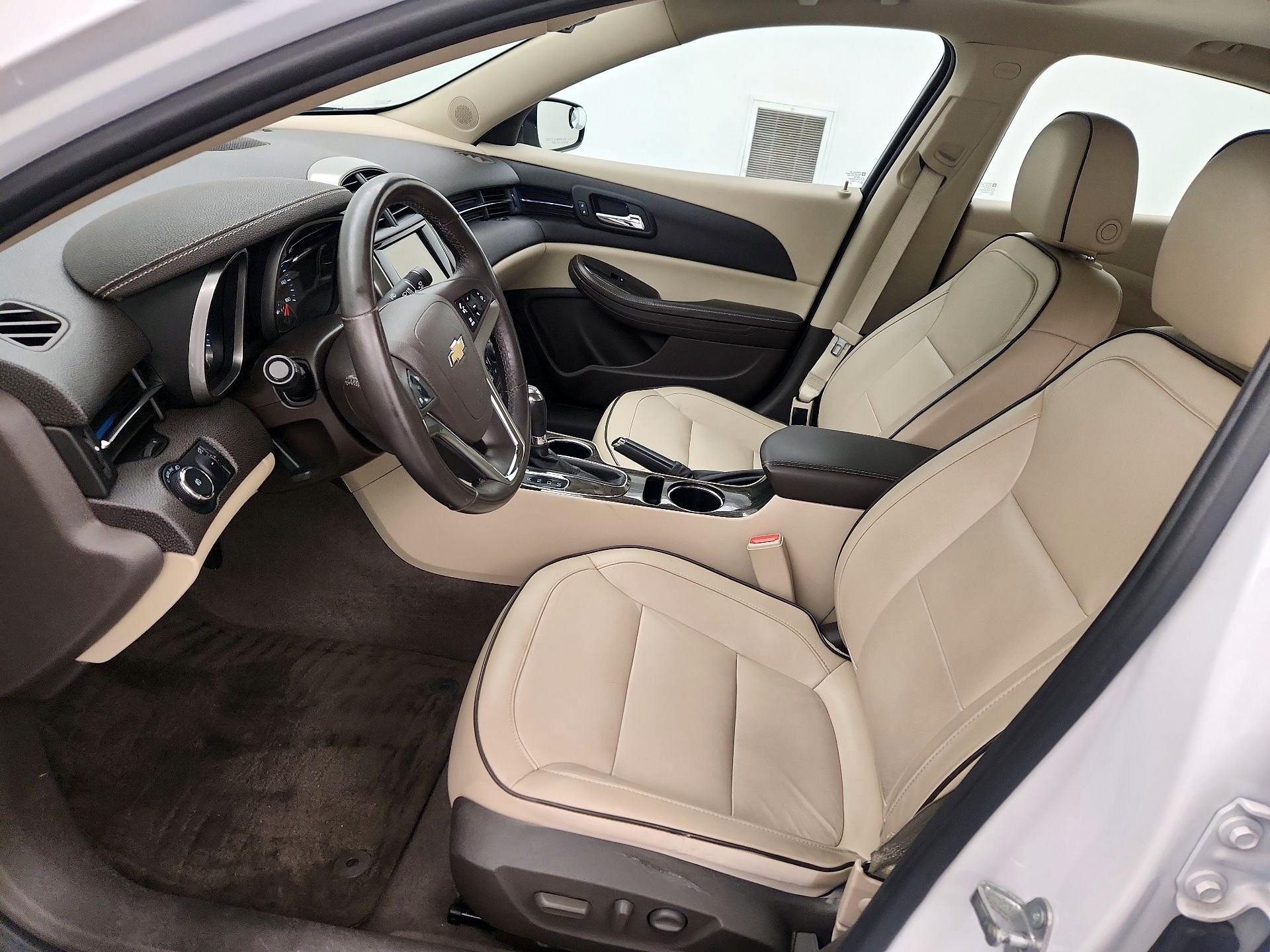 Thumbnail: 2015 Chevrolet Malibu - 11