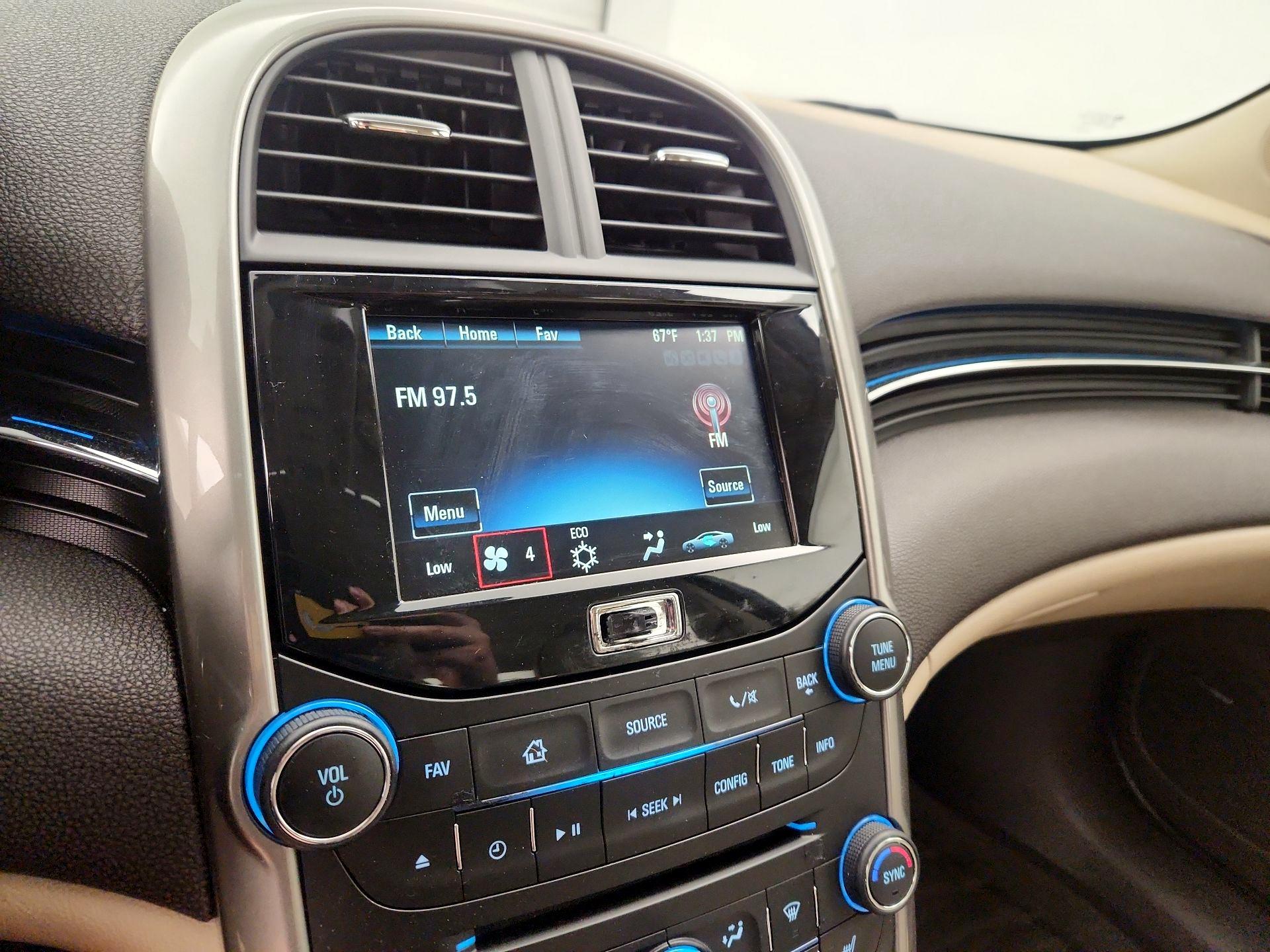 Thumbnail: 2015 Chevrolet Malibu - 15