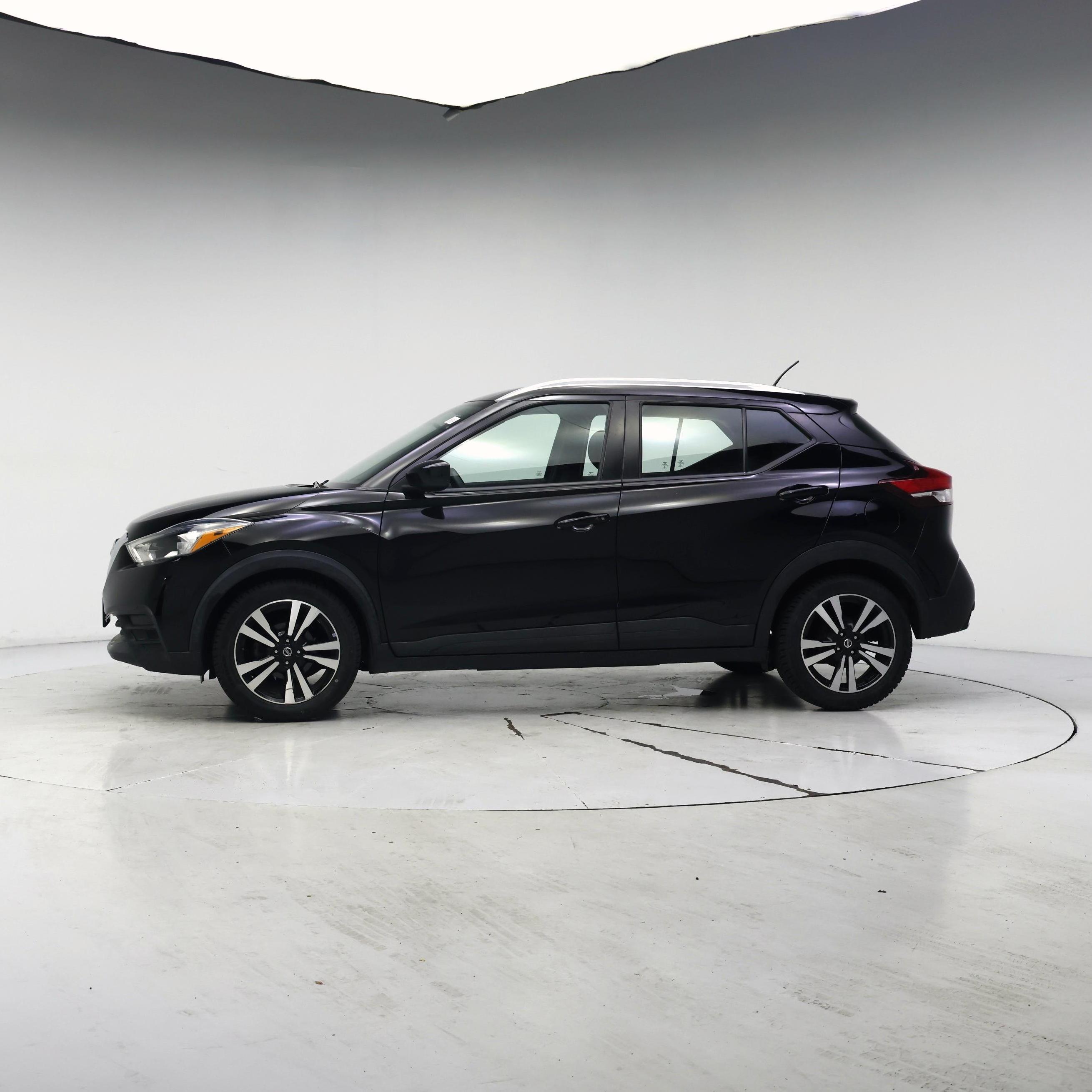 Thumbnail: 2019 Nissan Kicks - 3