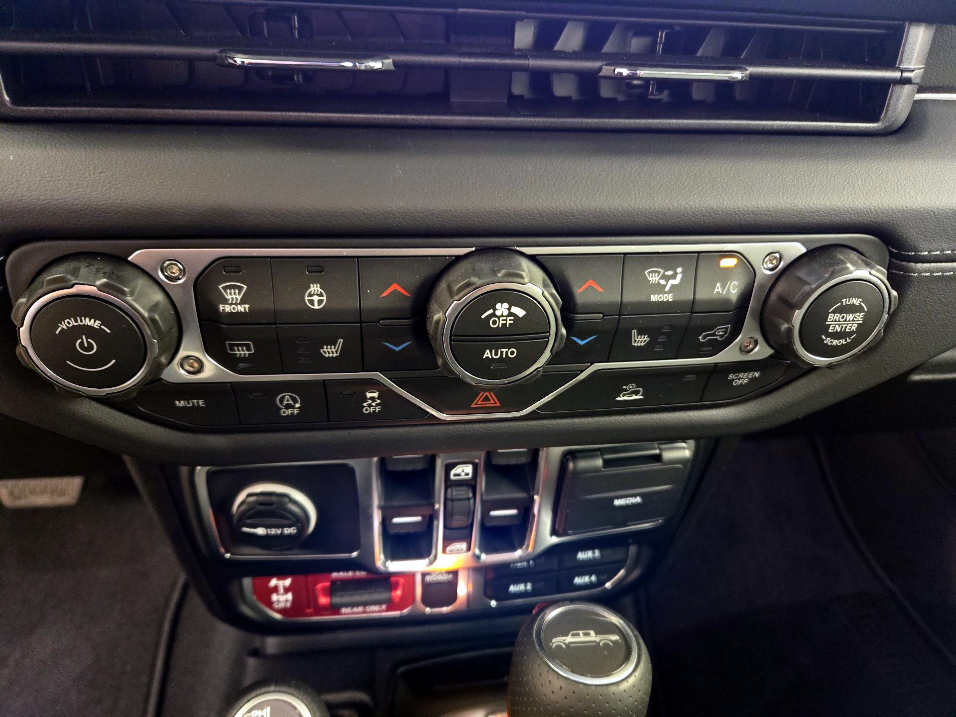 Thumbnail: 2026 Jeep Gladiator - 14