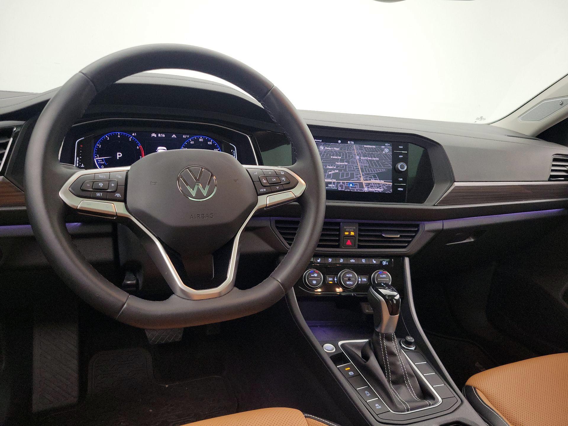 Thumbnail: 2024 Volkswagen Jetta - 9