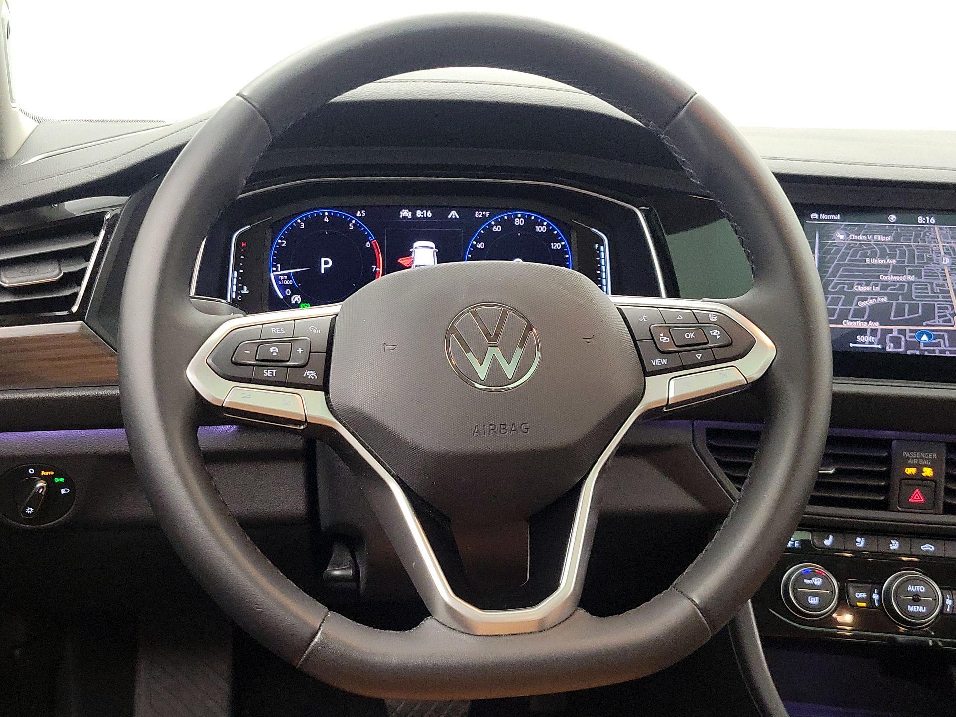 Thumbnail: 2024 Volkswagen Jetta - 10