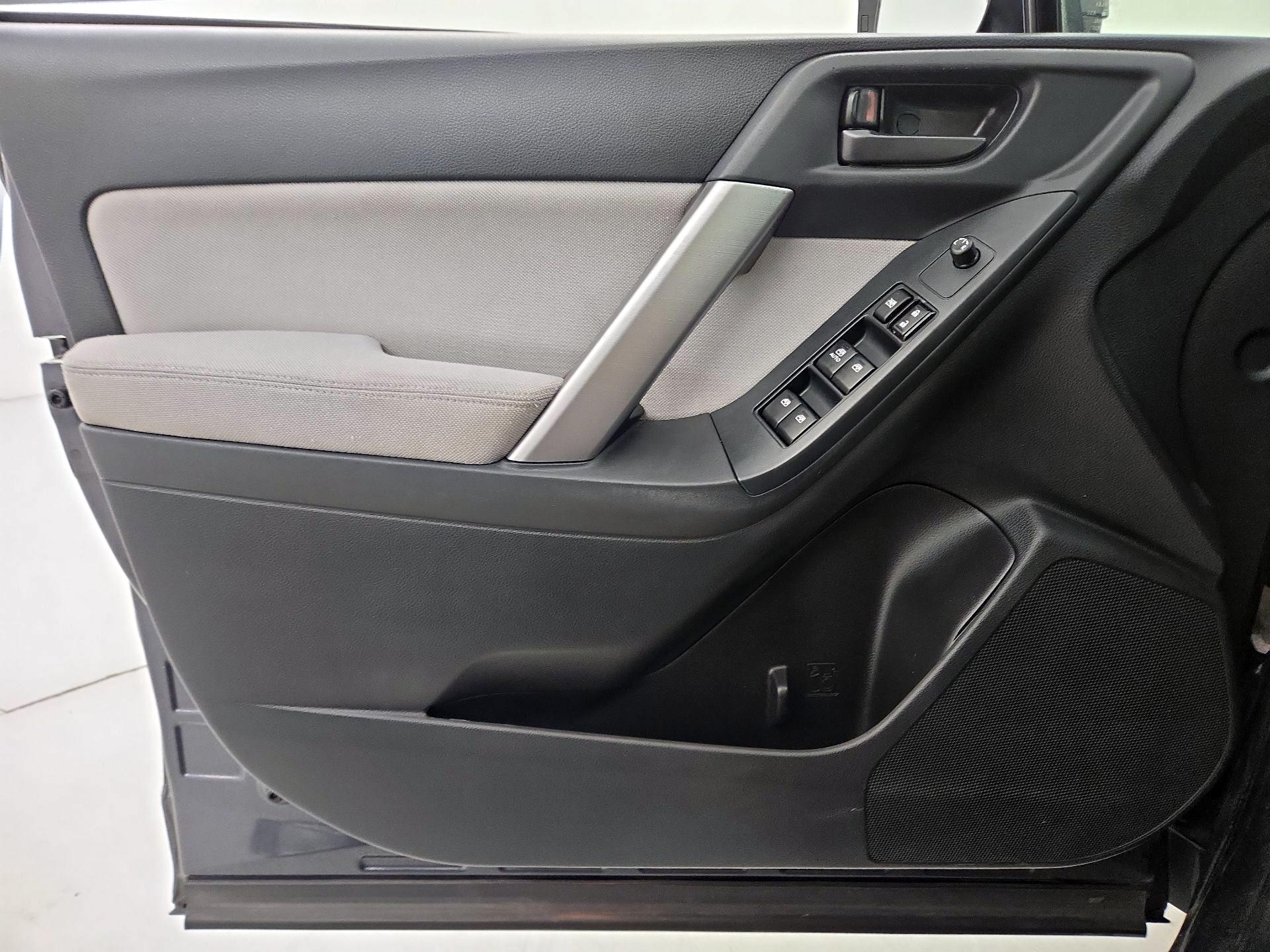 Thumbnail: 2015 Subaru Forester - 12