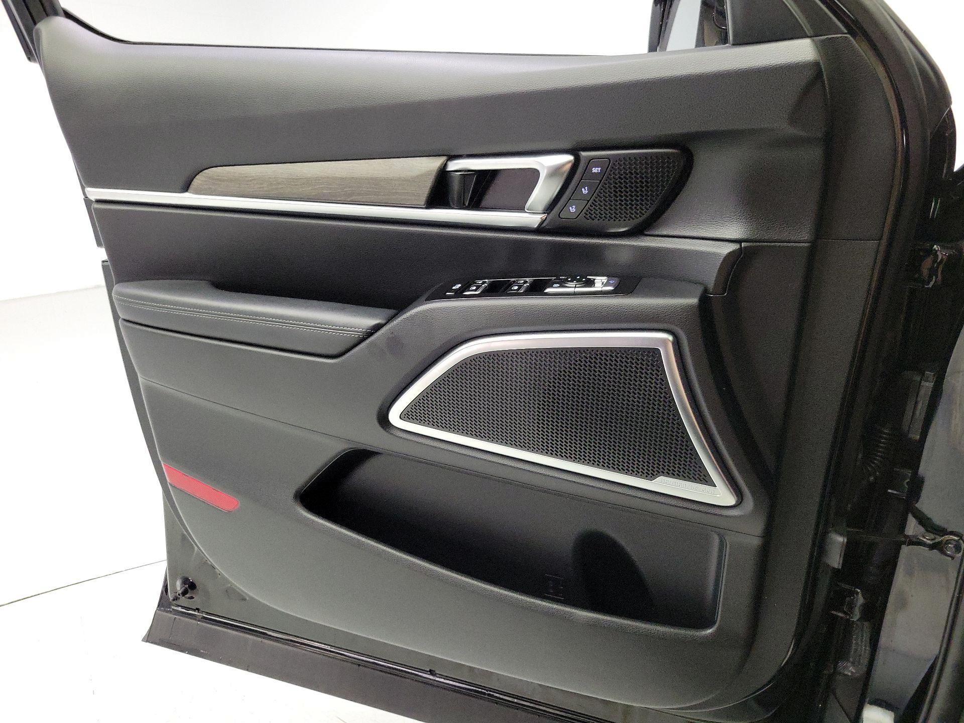 Thumbnail: 2022 Kia Telluride - 12