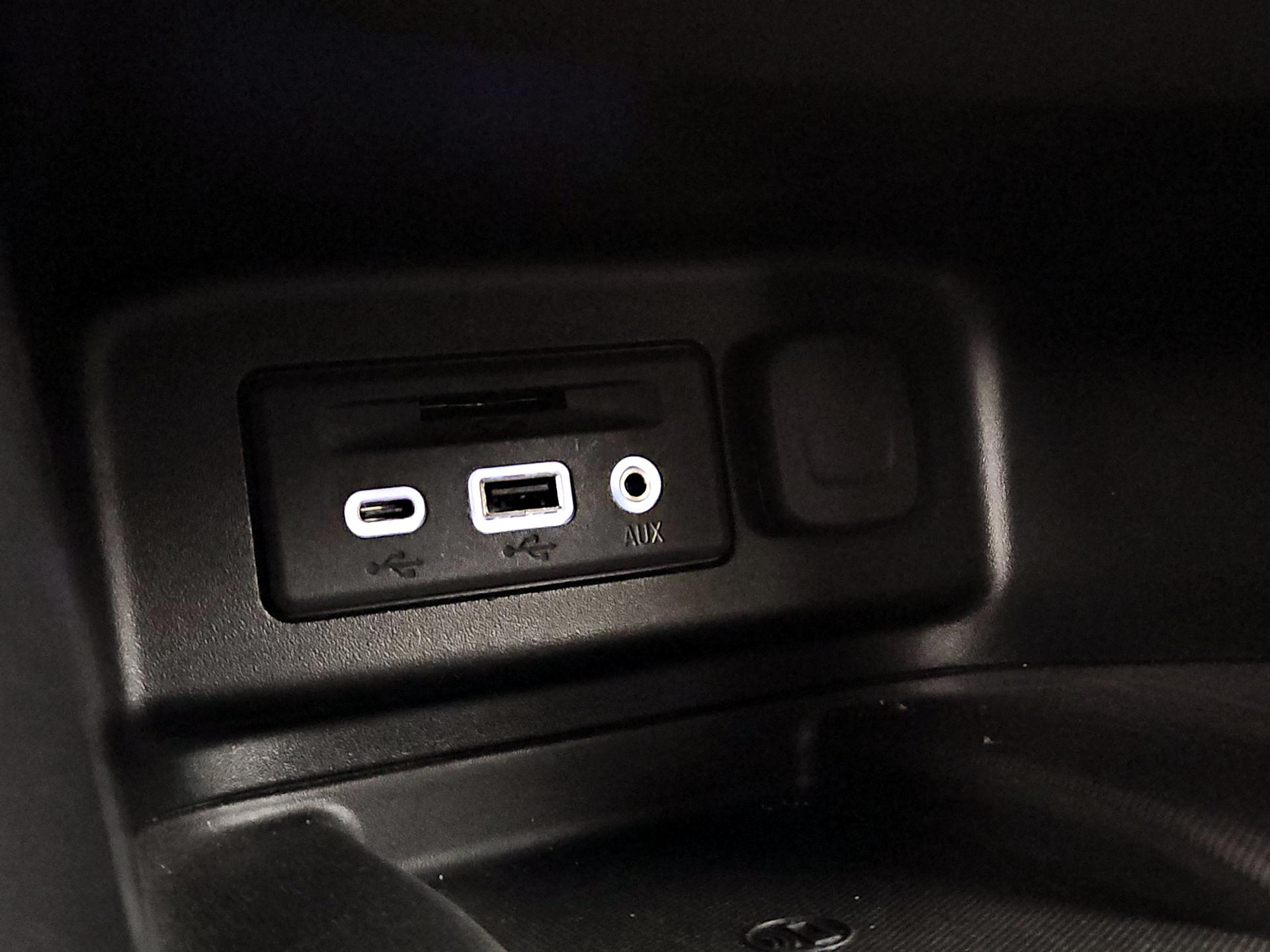 Thumbnail: 2019 Chevrolet Equinox - 16
