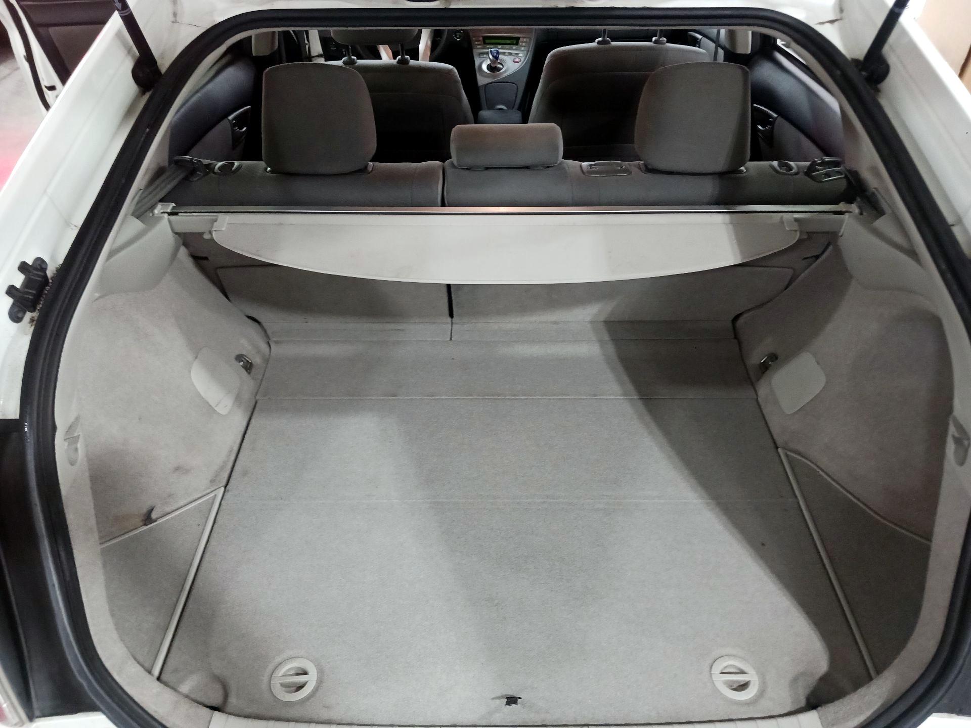 Thumbnail: 2014 Toyota Prius - 16