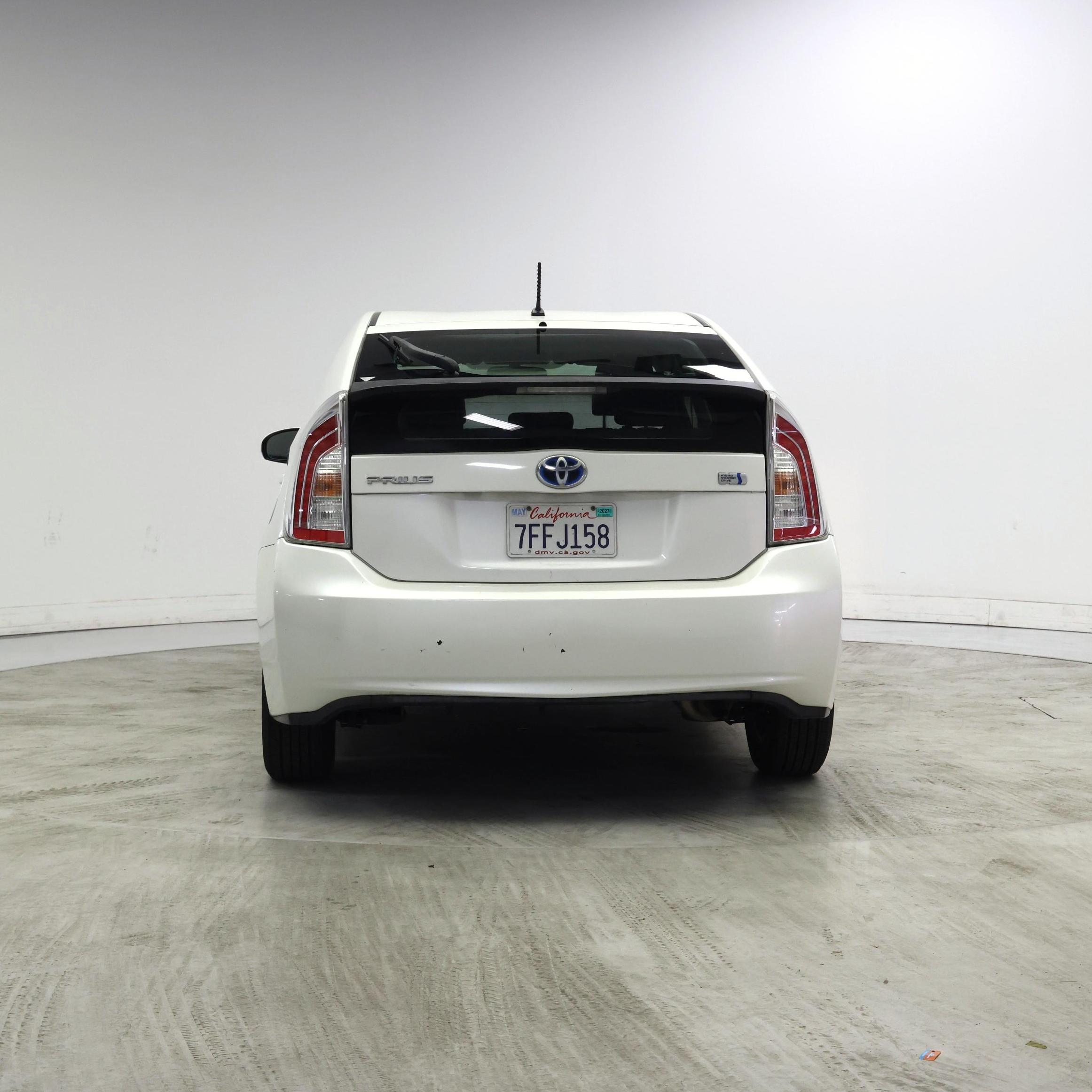 Thumbnail: 2014 Toyota Prius - 6