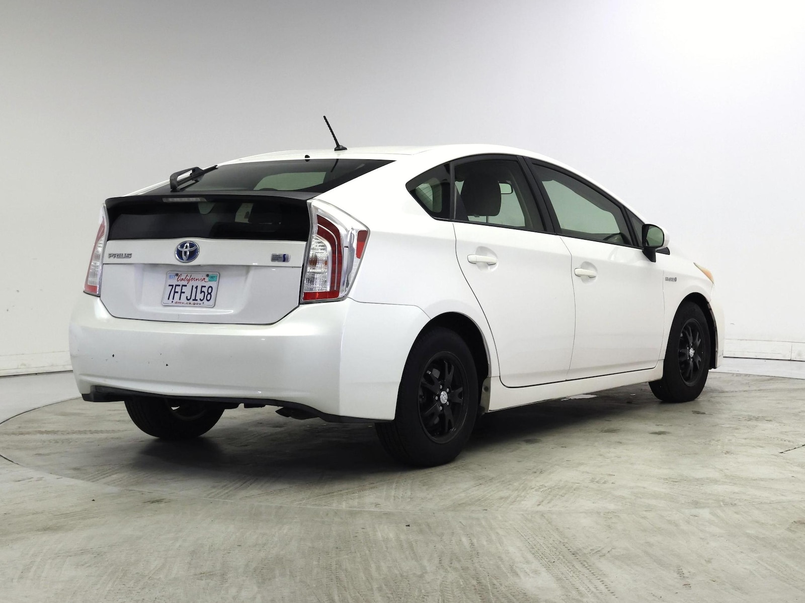 2014 Toyota Prius Four - Photo 9