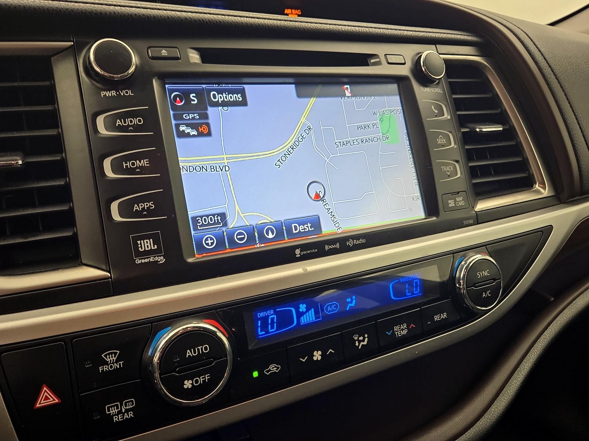 Thumbnail: 2016 Toyota Highlander - 14