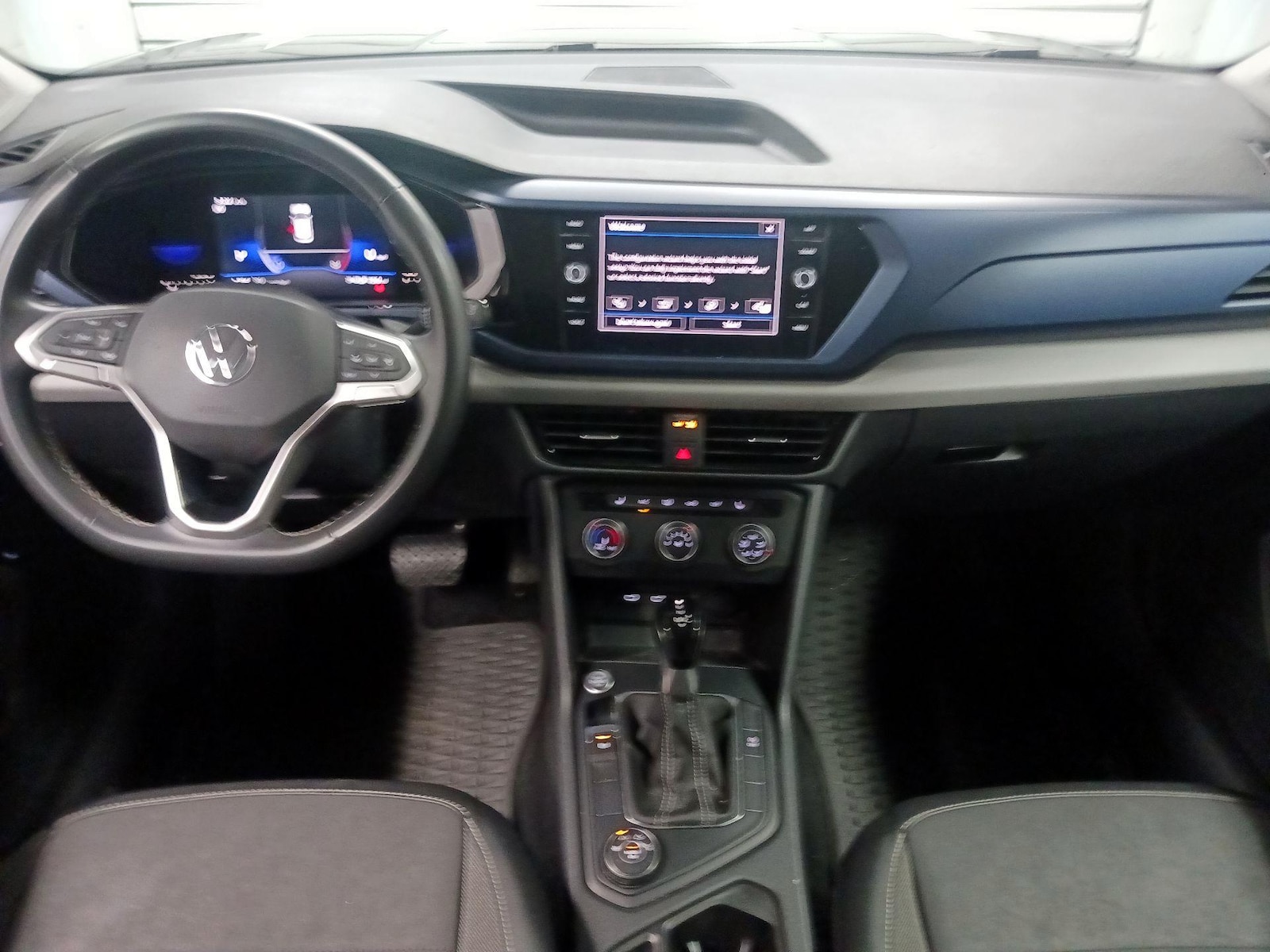 2022 Volkswagen Taos SE - Photo 10