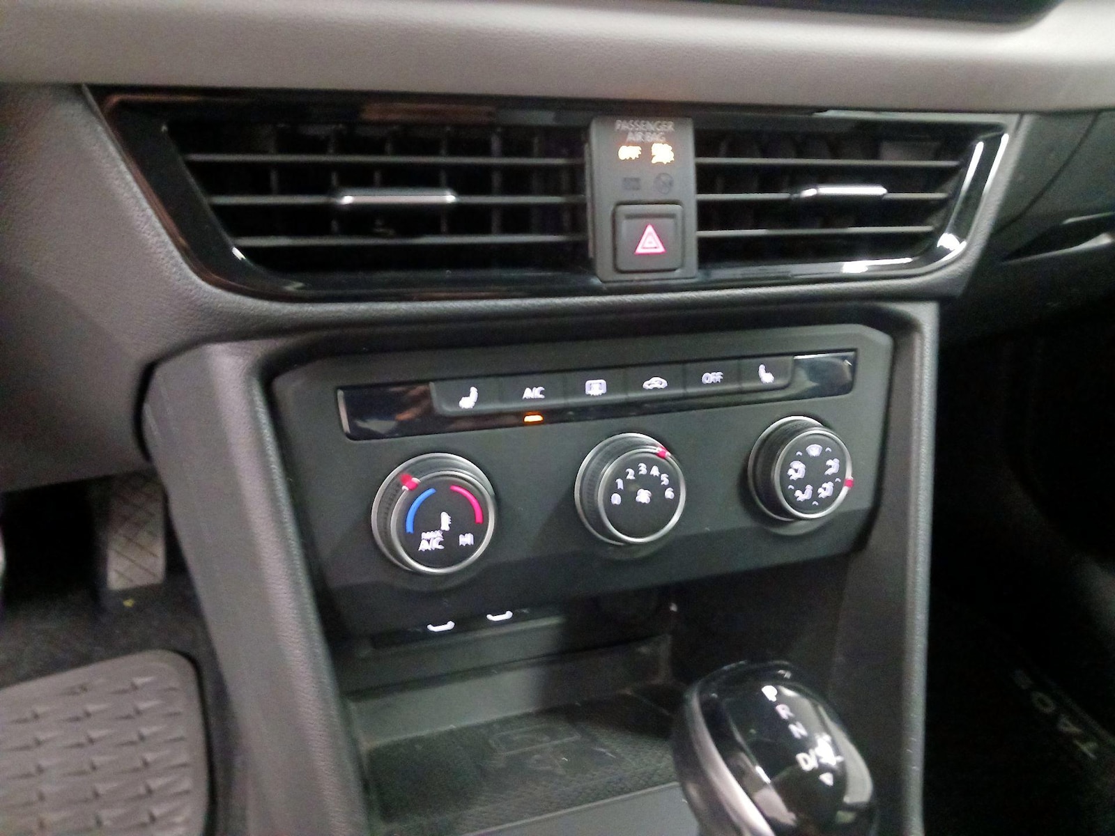2022 Volkswagen Taos SE - Photo 15