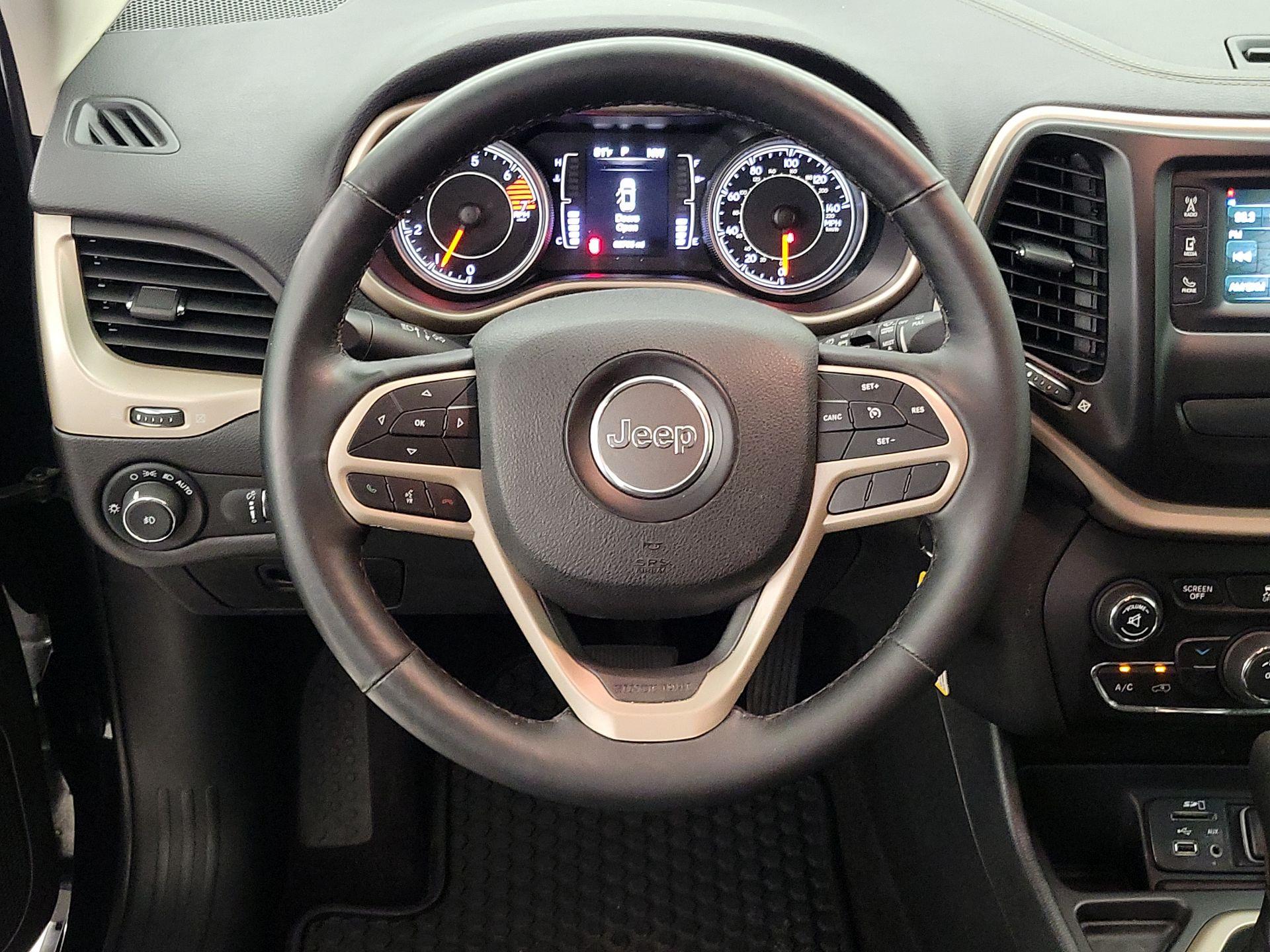 Thumbnail: 2018 Jeep Cherokee - 10
