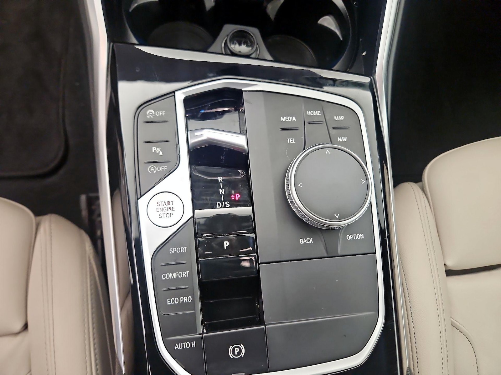 2023 BMW 3 Series 330i - Photo 18