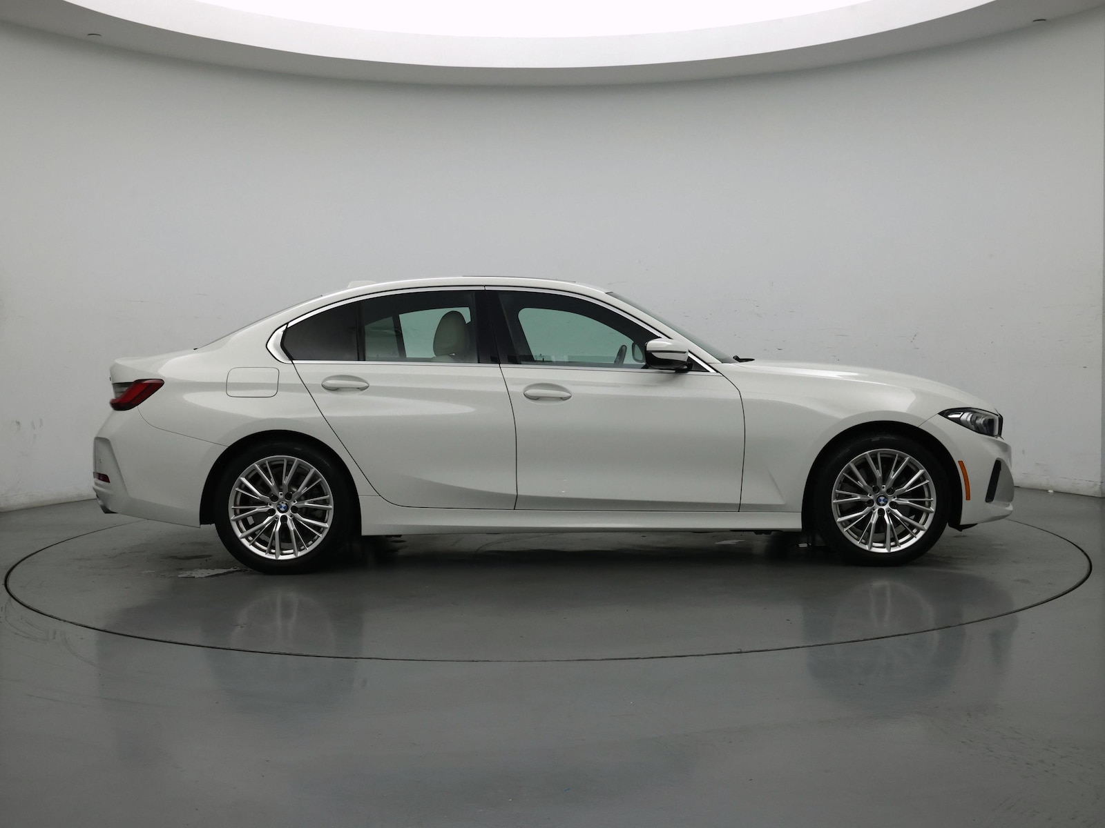 2023 BMW 3 Series 330i - Photo 8
