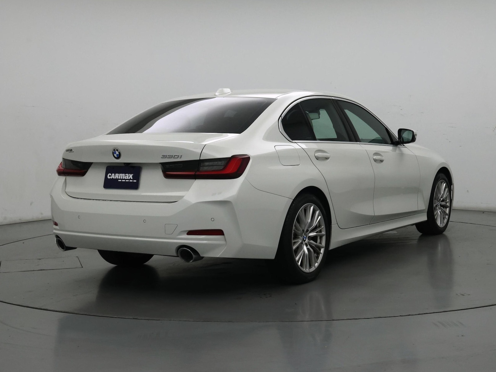 2023 BMW 3 Series 330i - Photo 9