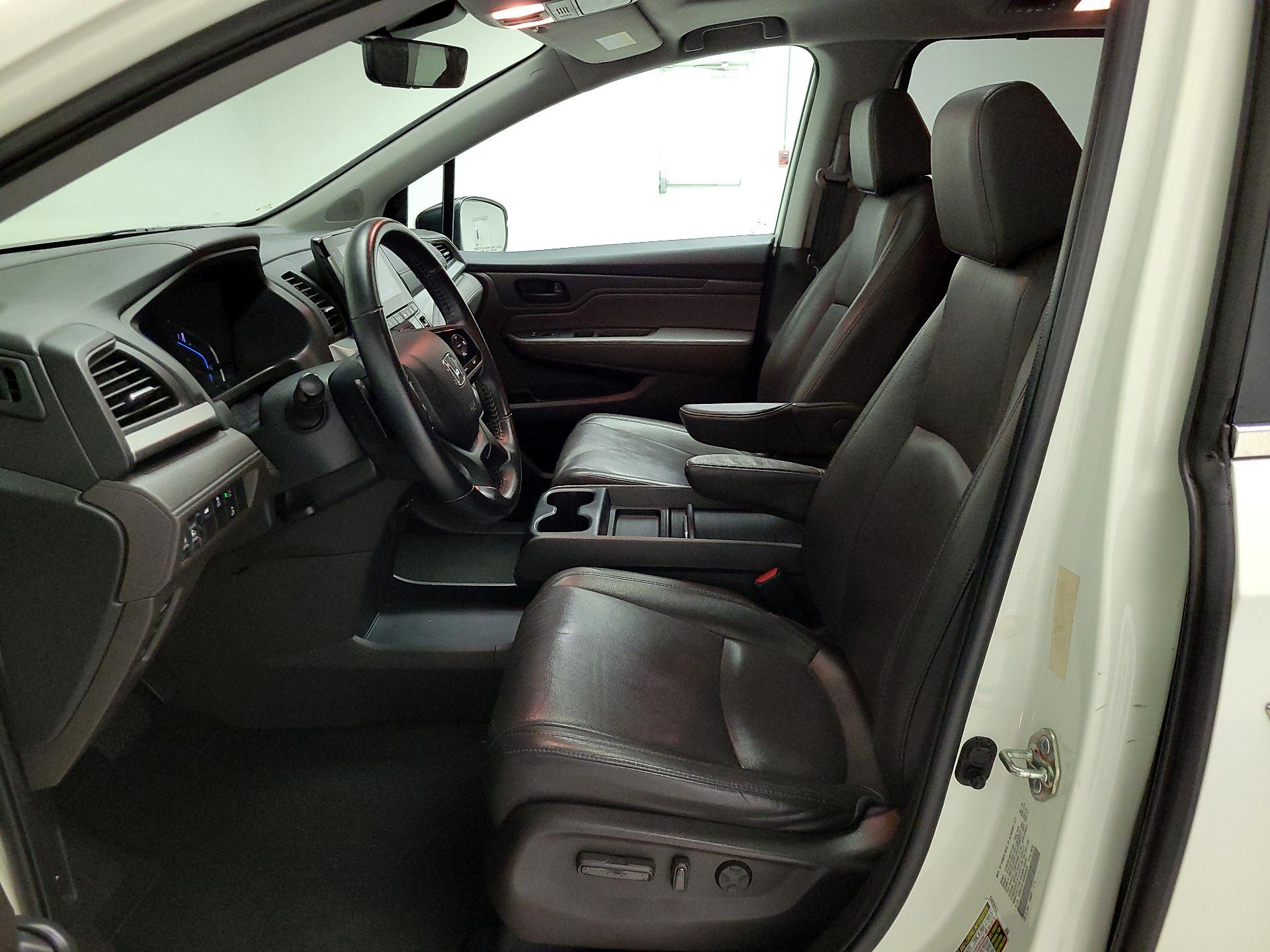 Thumbnail: 2019 Honda Odyssey - 11