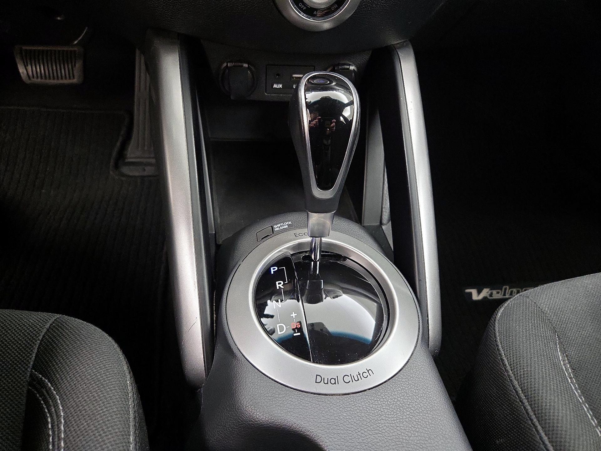 Thumbnail: 2017 Hyundai Veloster - 18