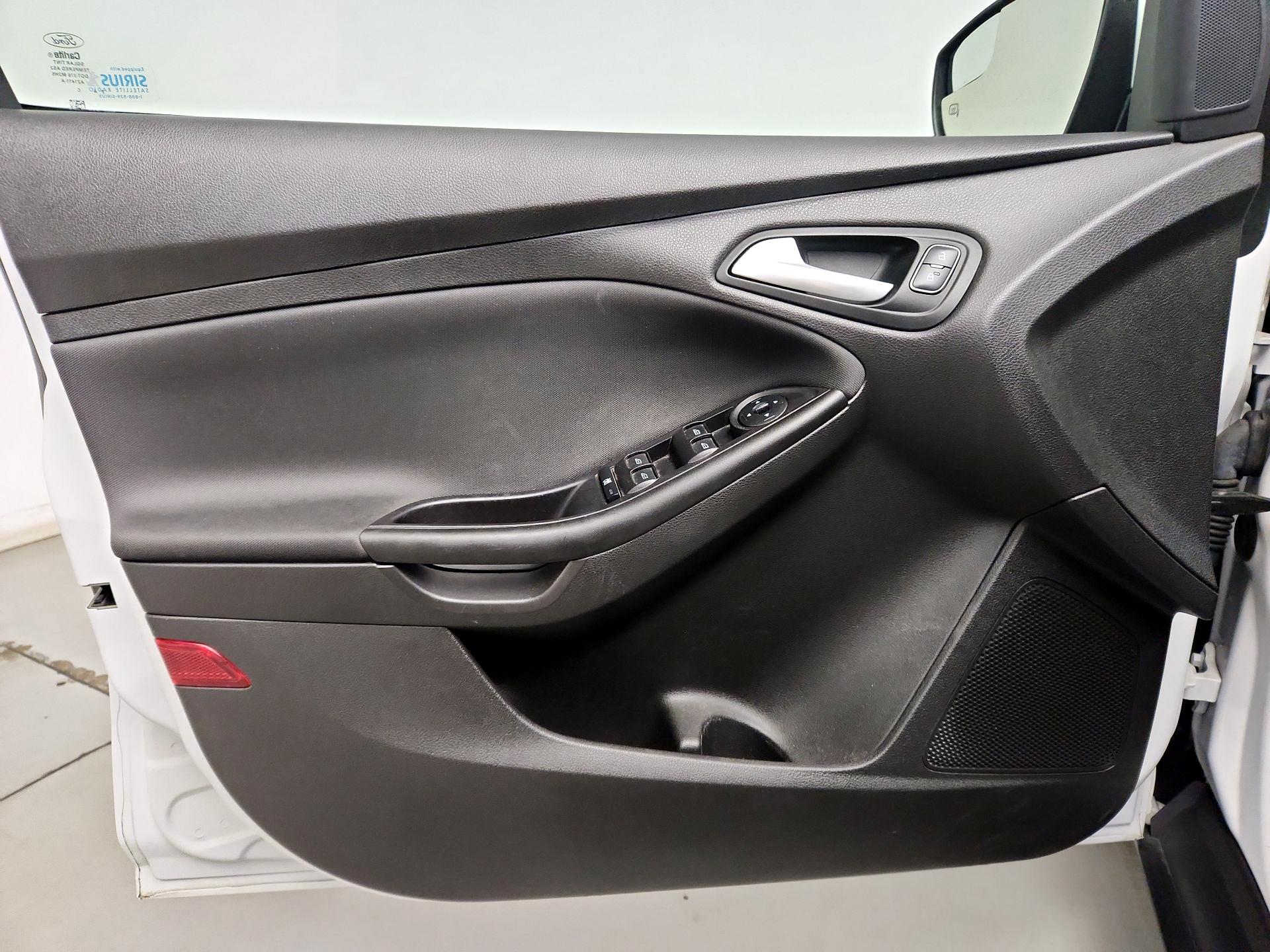 Thumbnail: 2017 Ford Focus - 12