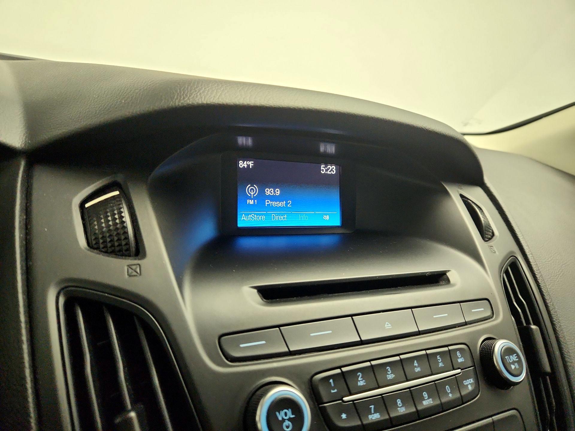 Thumbnail: 2017 Ford Focus - 15