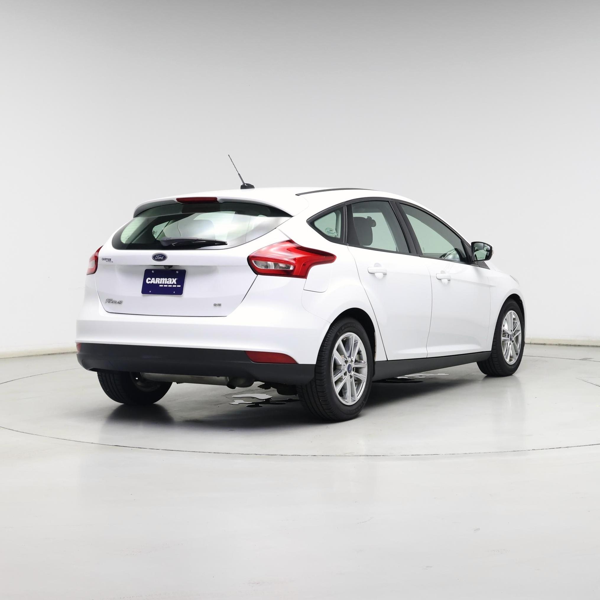 Thumbnail: 2017 Ford Focus - 8