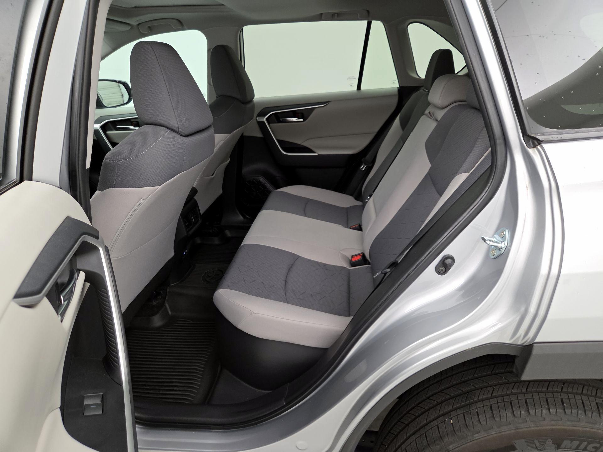 Thumbnail: 2024 Toyota RAV4 - 20