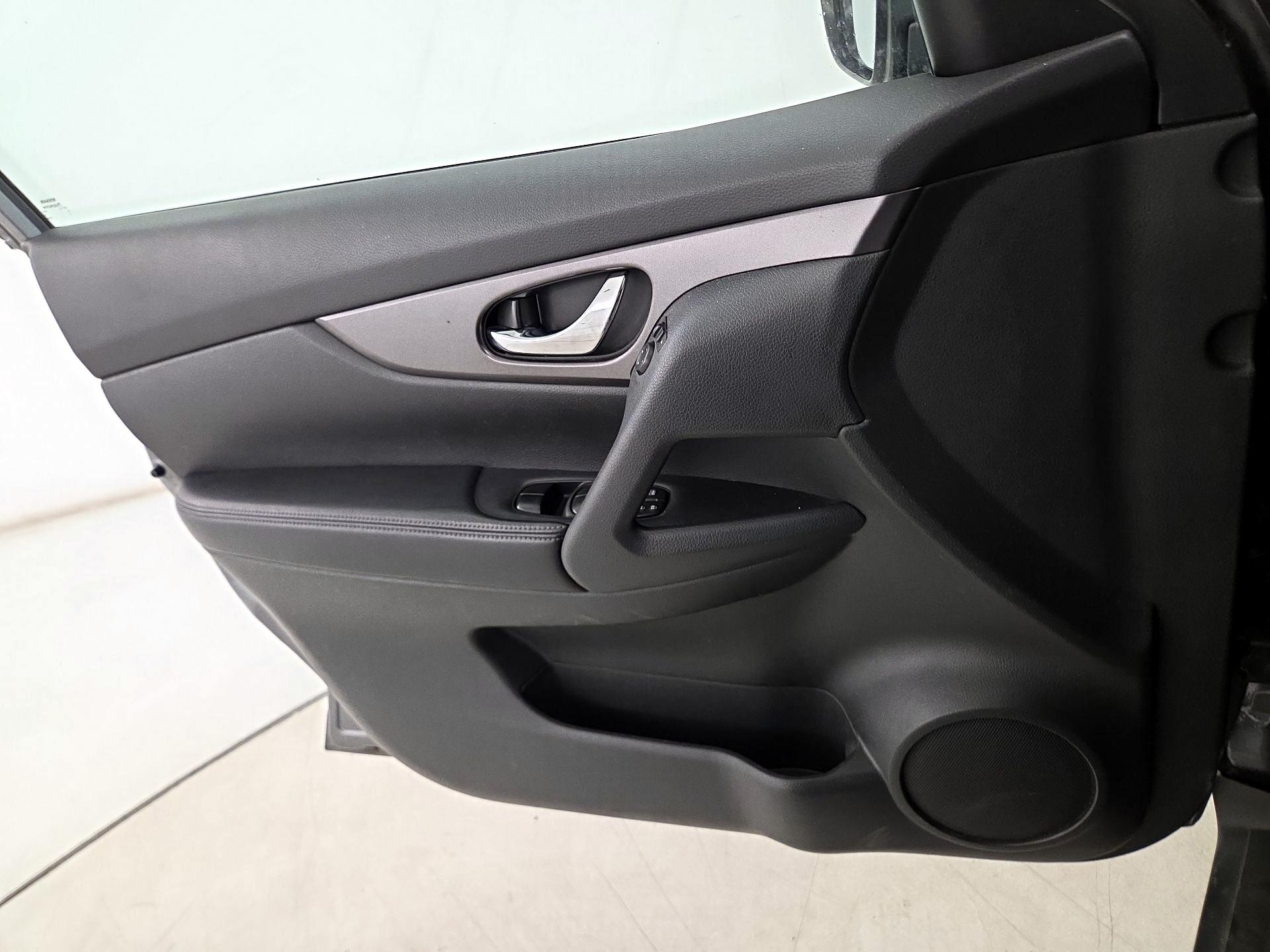 Thumbnail: 2014 Nissan Rogue - 12