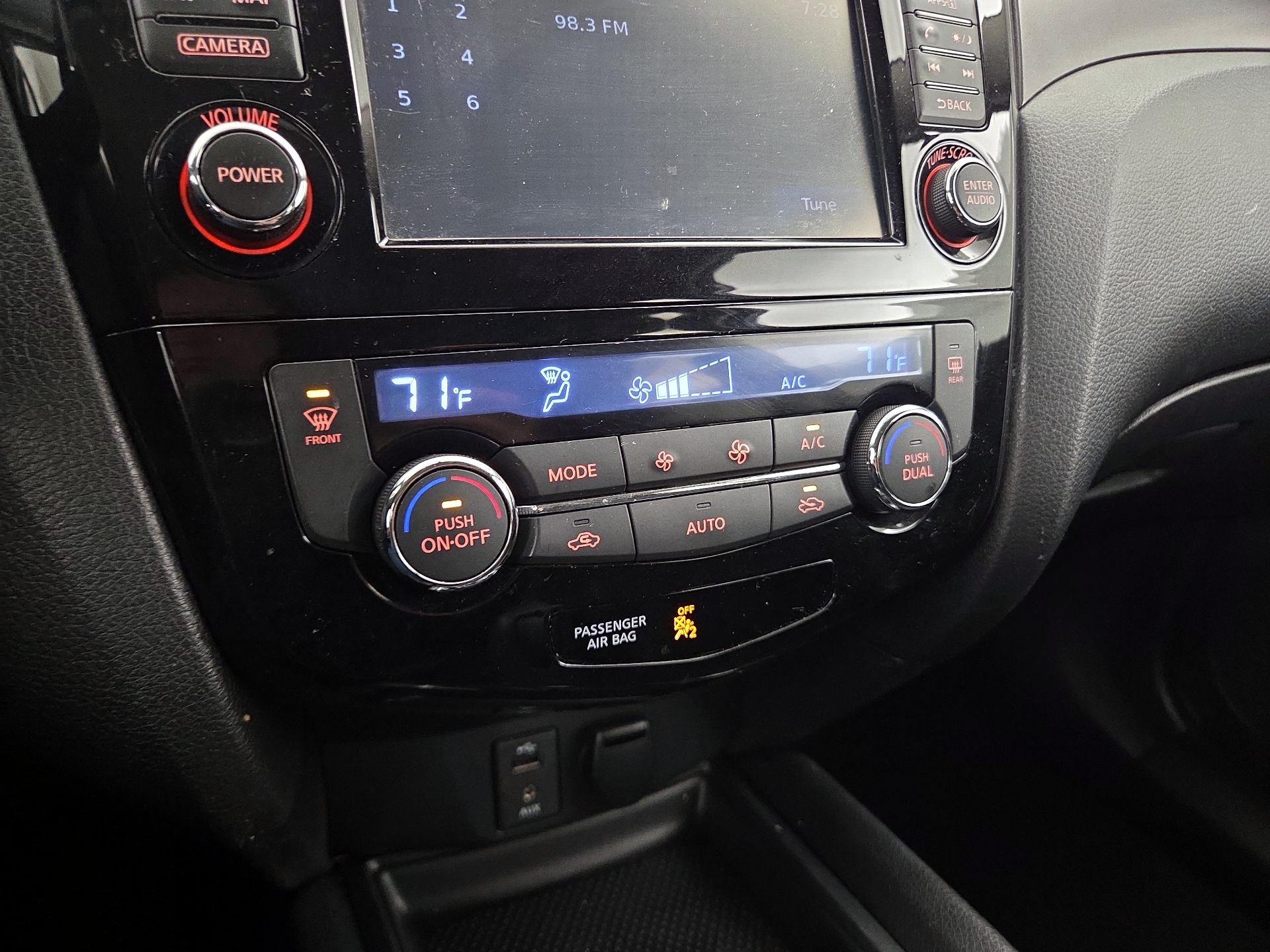 Thumbnail: 2014 Nissan Rogue - 17