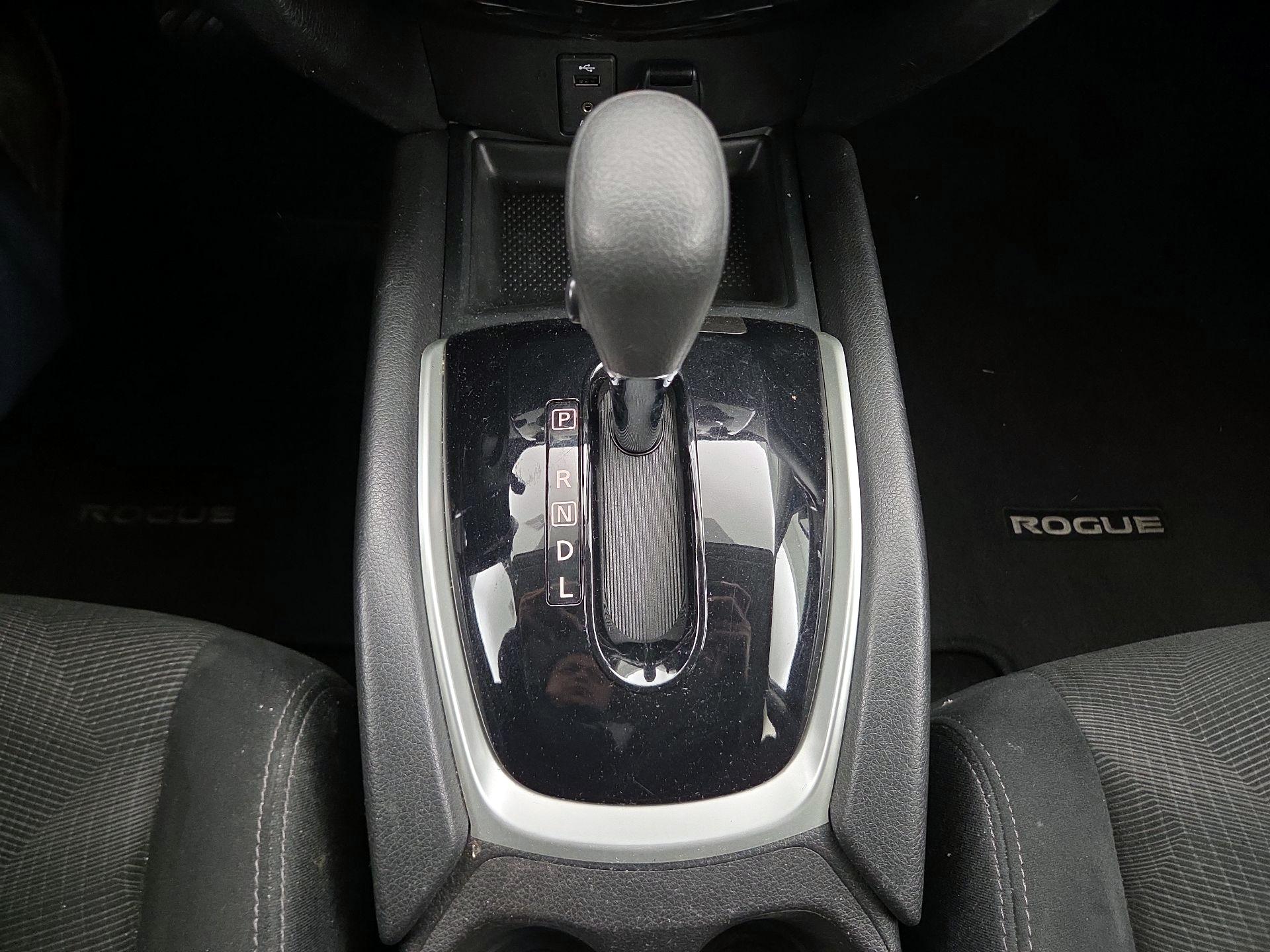 Thumbnail: 2014 Nissan Rogue - 18