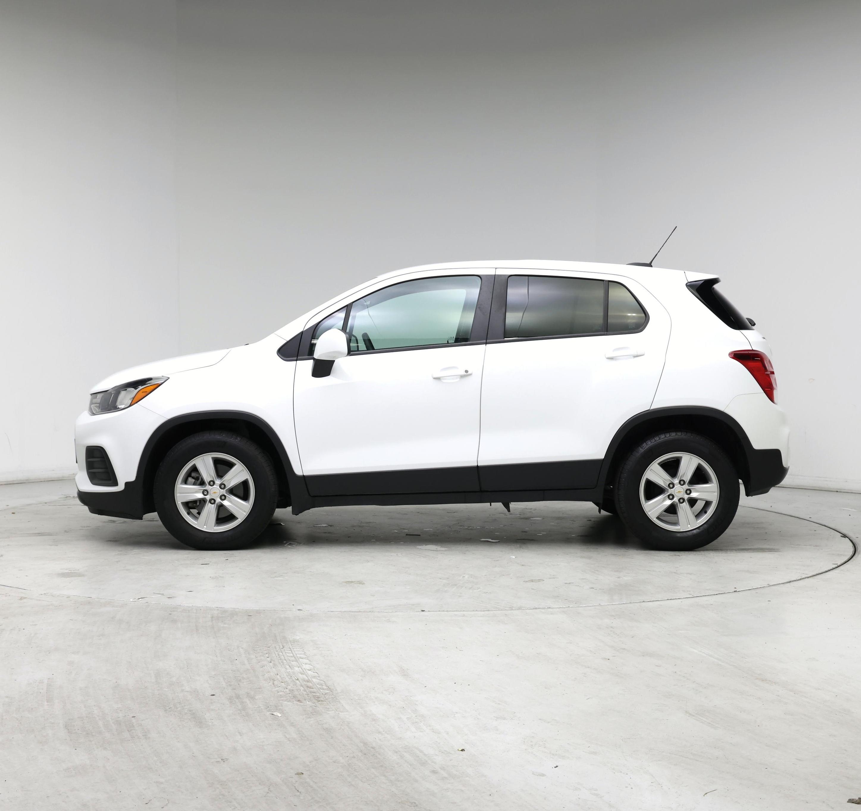 Thumbnail: 2020 Chevrolet Trax - 3