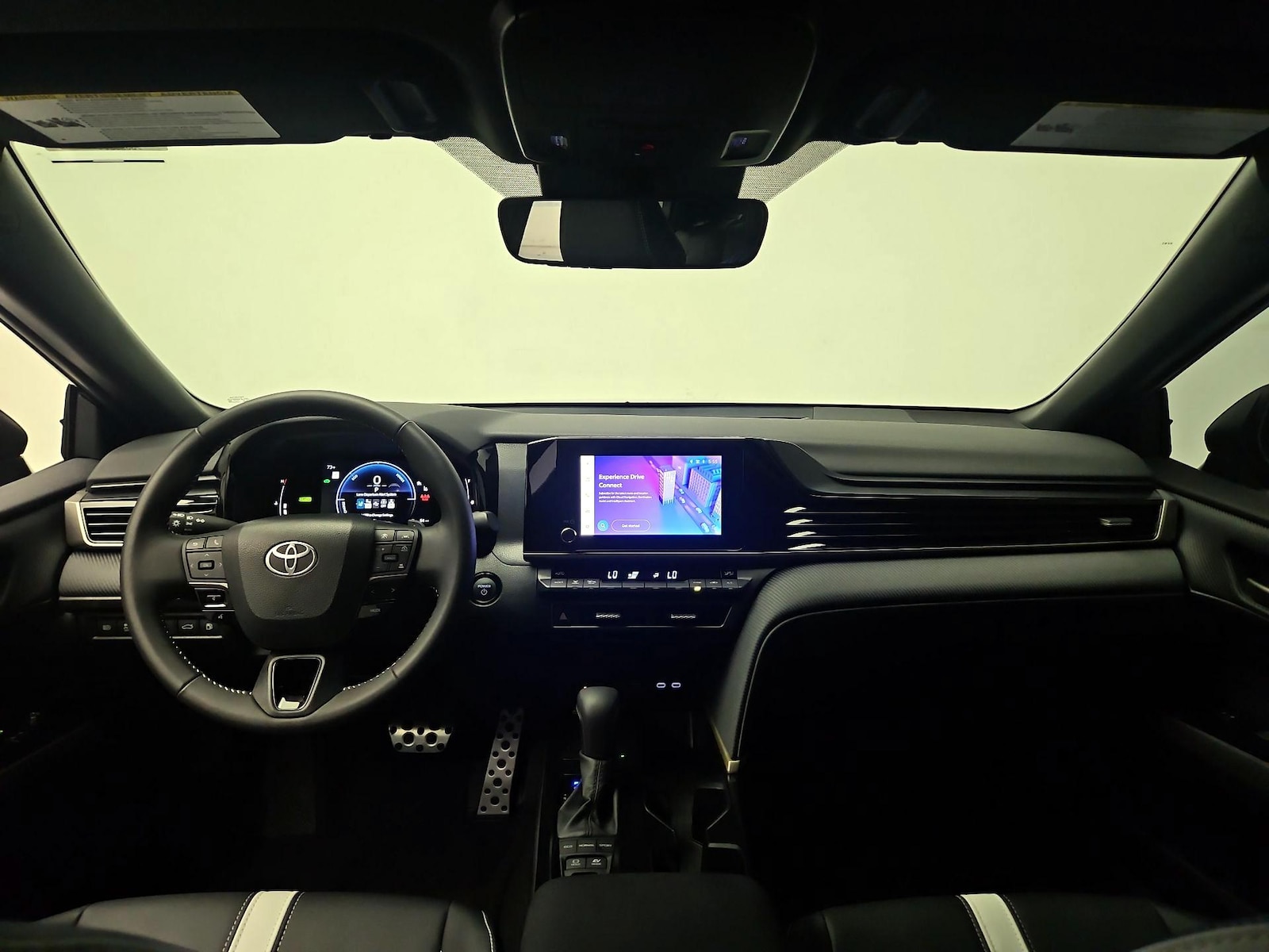 2026 Toyota Camry SE - Photo 10