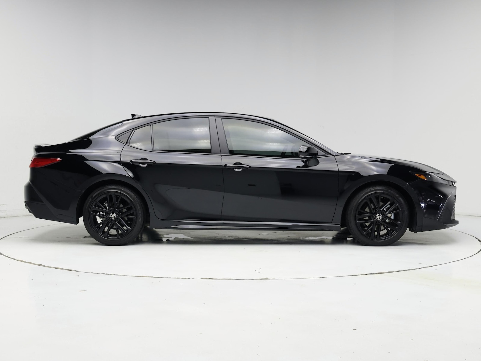 2026 Toyota Camry SE - Photo 8